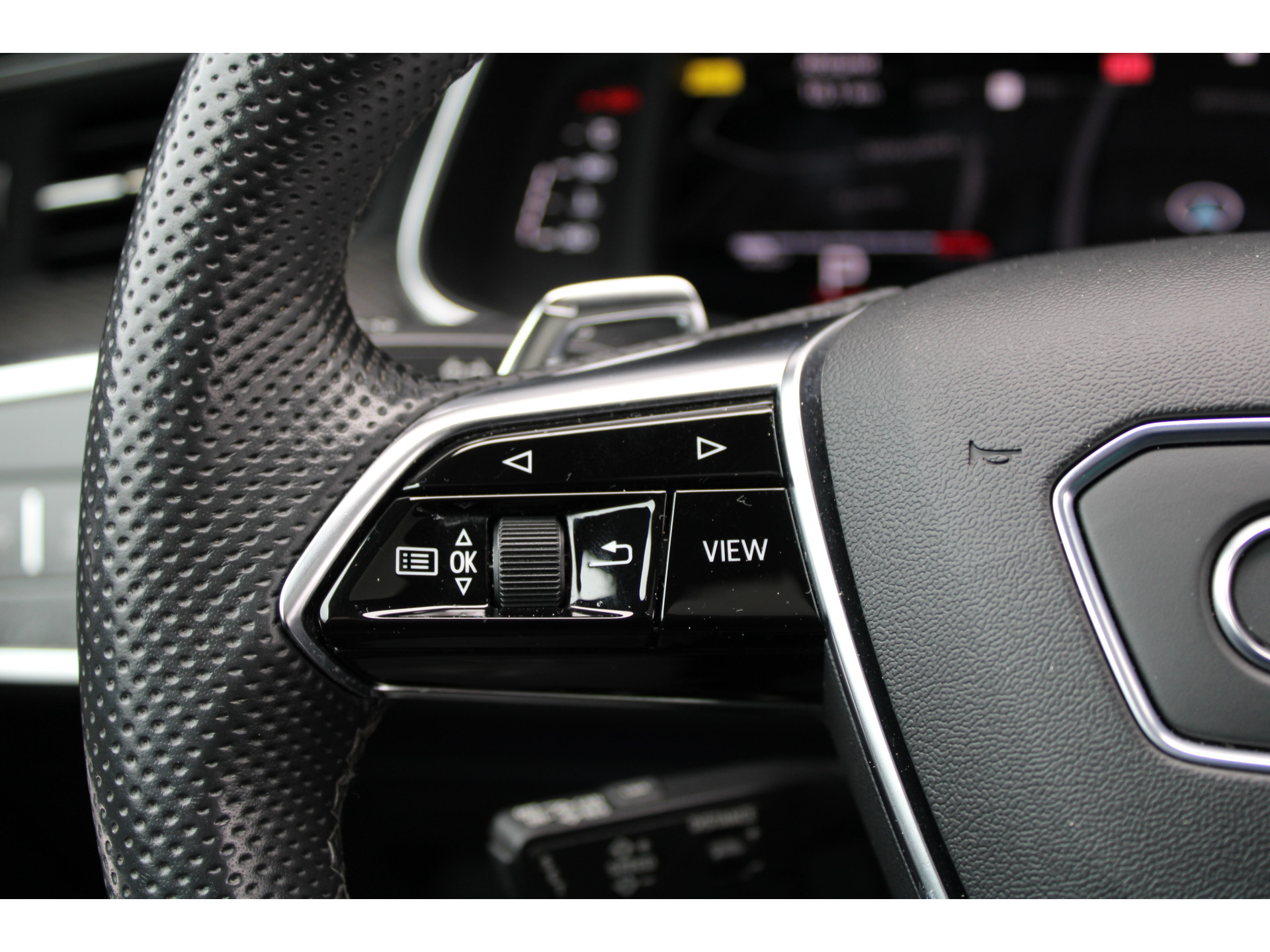 Audi RS6 Avant RS 6 TFSI quattro 43460861-41.jpg | ROS Automotive