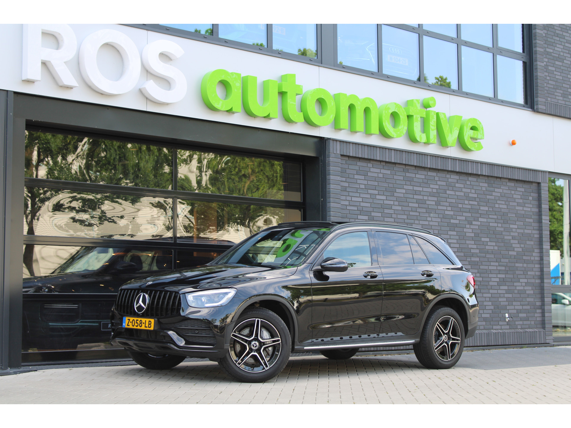 Mercedes-Benz GLC 300de 4MATIC Business Solution AMG 45803499-0.jpg | ROS Automotive