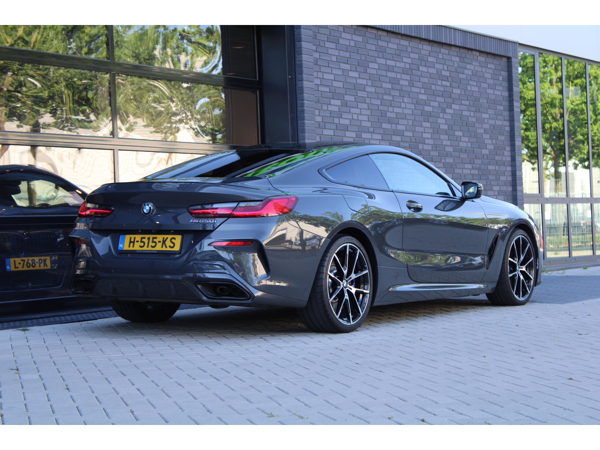 BMW 8 Serie M850i xDrive High Executive 46153342-10.jpg | ROS Automotive