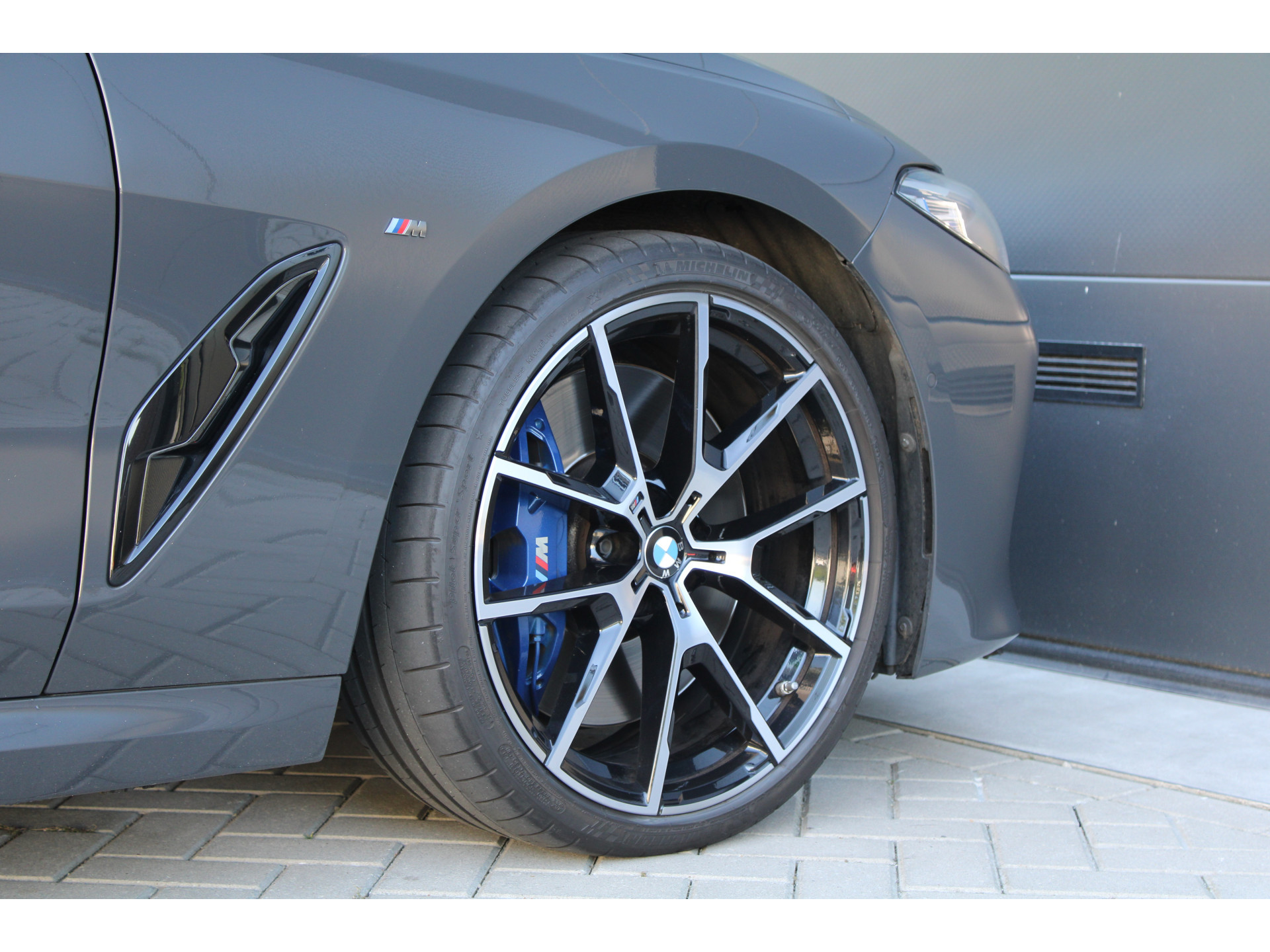 BMW 8 Serie M850i xDrive High Executive 46153342-19.jpg | ROS Automotive