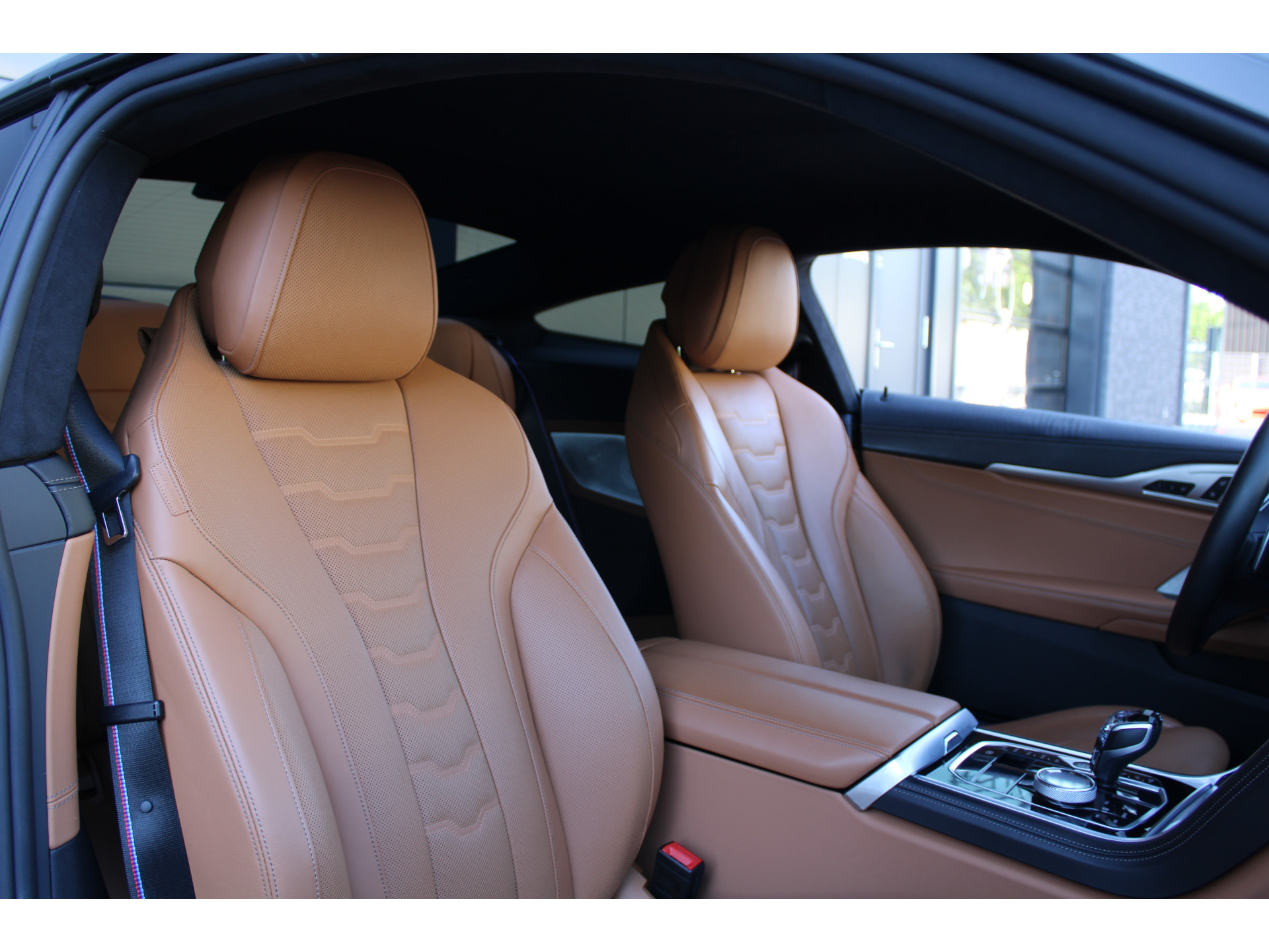 BMW 8 Serie M850i xDrive High Executive 46153342-32.jpg | ROS Automotive