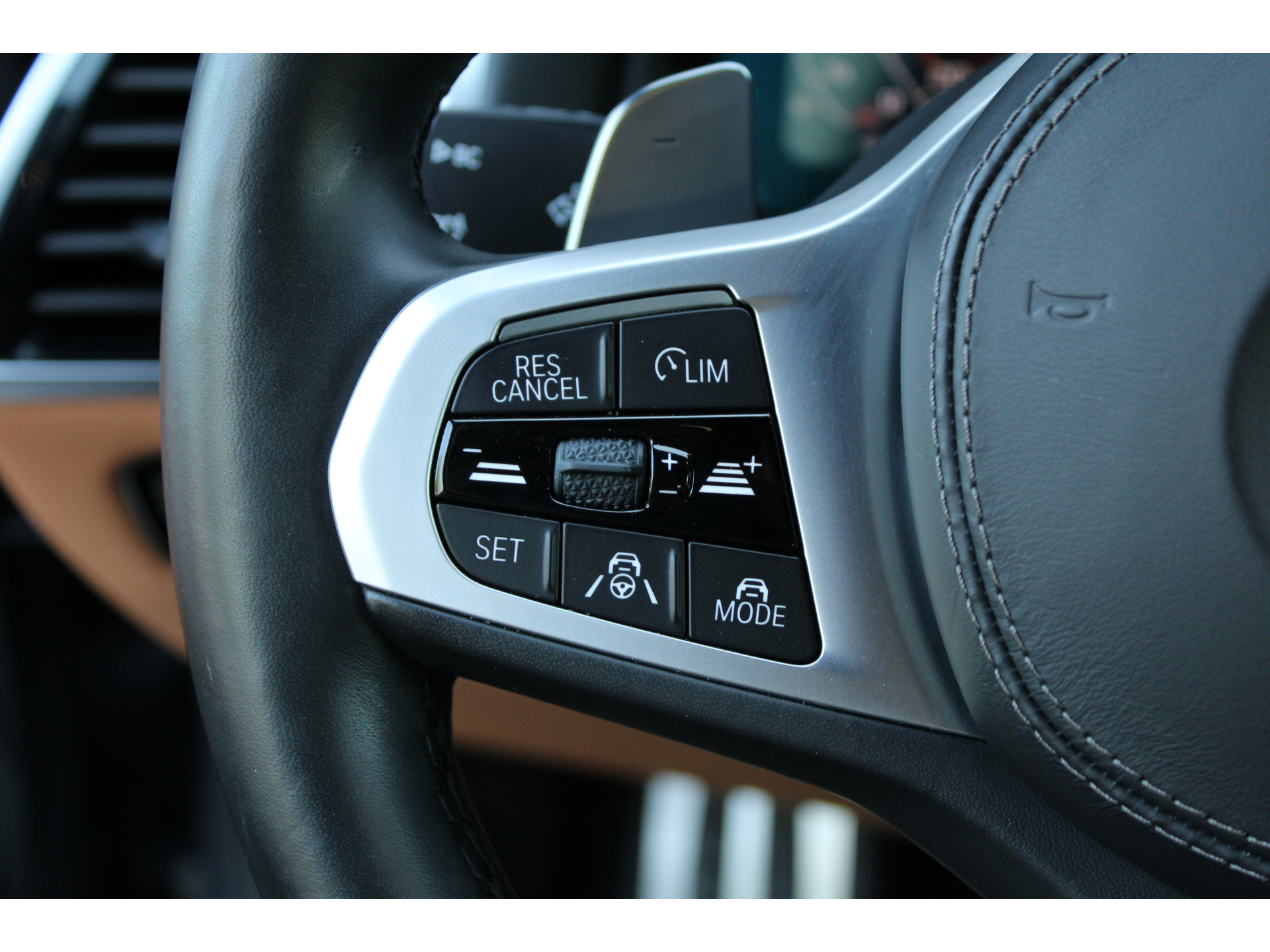 BMW 8 Serie M850i xDrive High Executive 46153342-34.jpg | ROS Automotive