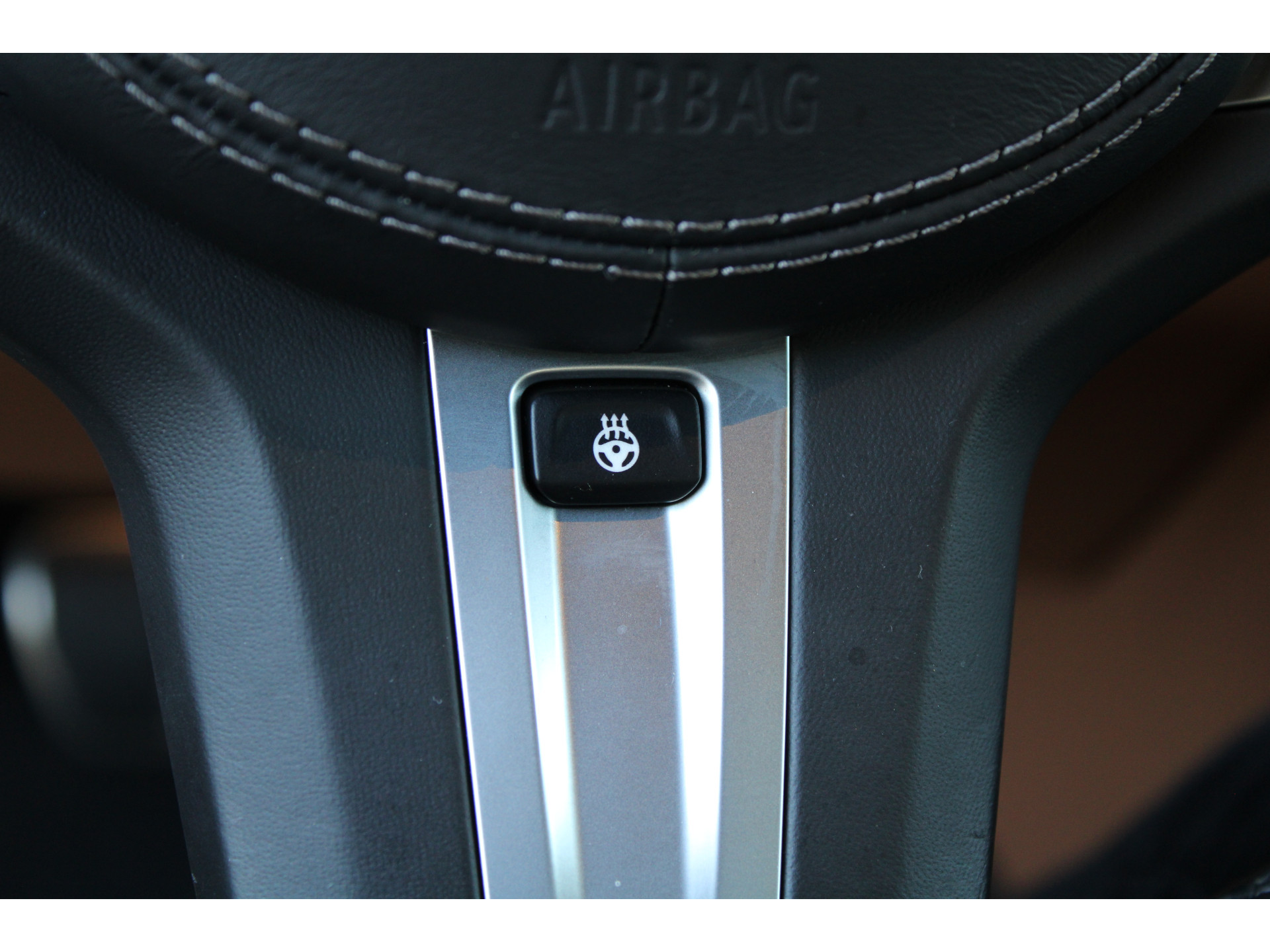 BMW 8 Serie M850i xDrive High Executive 46153342-36.jpg | ROS Automotive