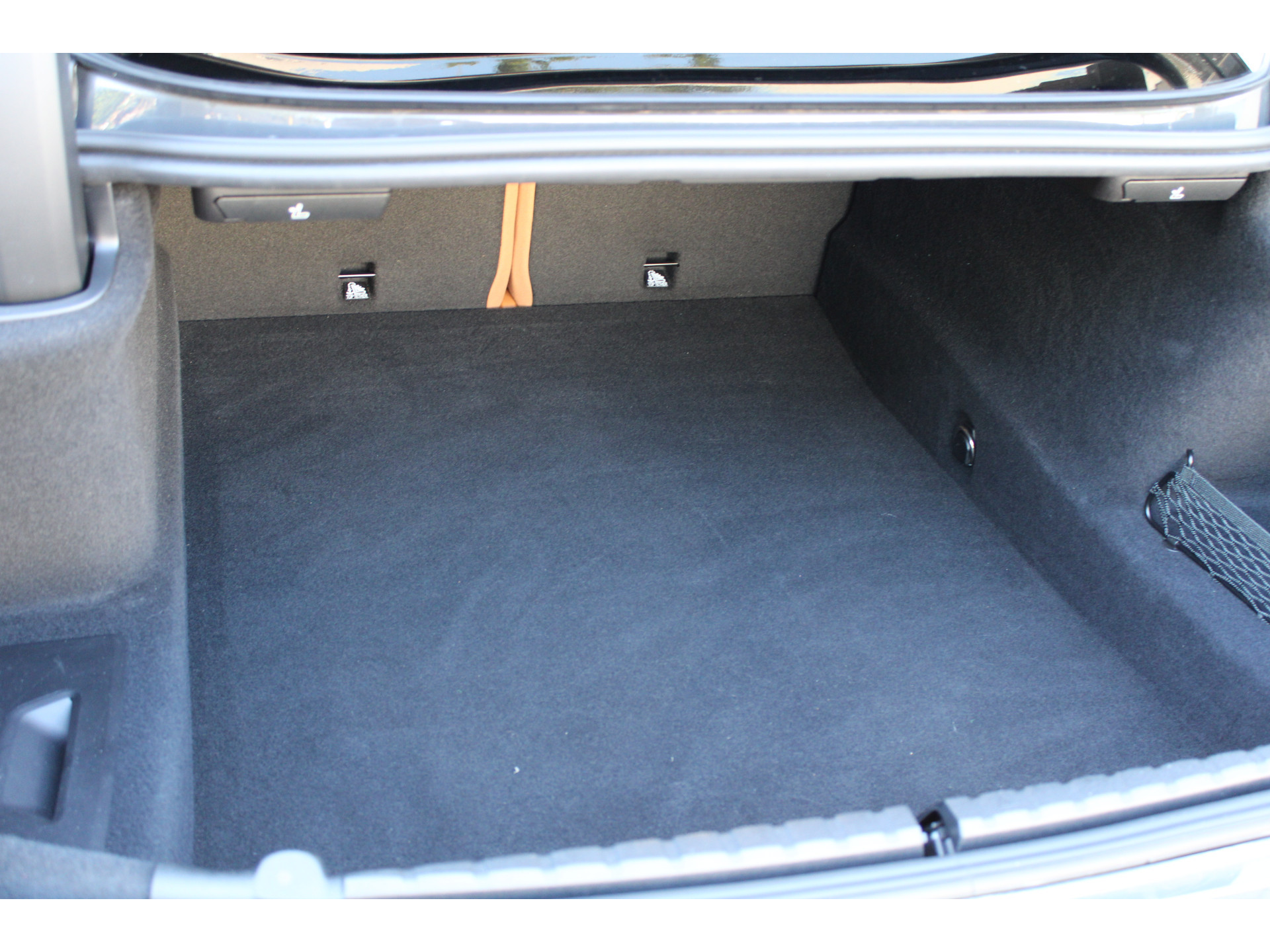 BMW 8 Serie M850i xDrive High Executive 46153342-56.jpg | ROS Automotive