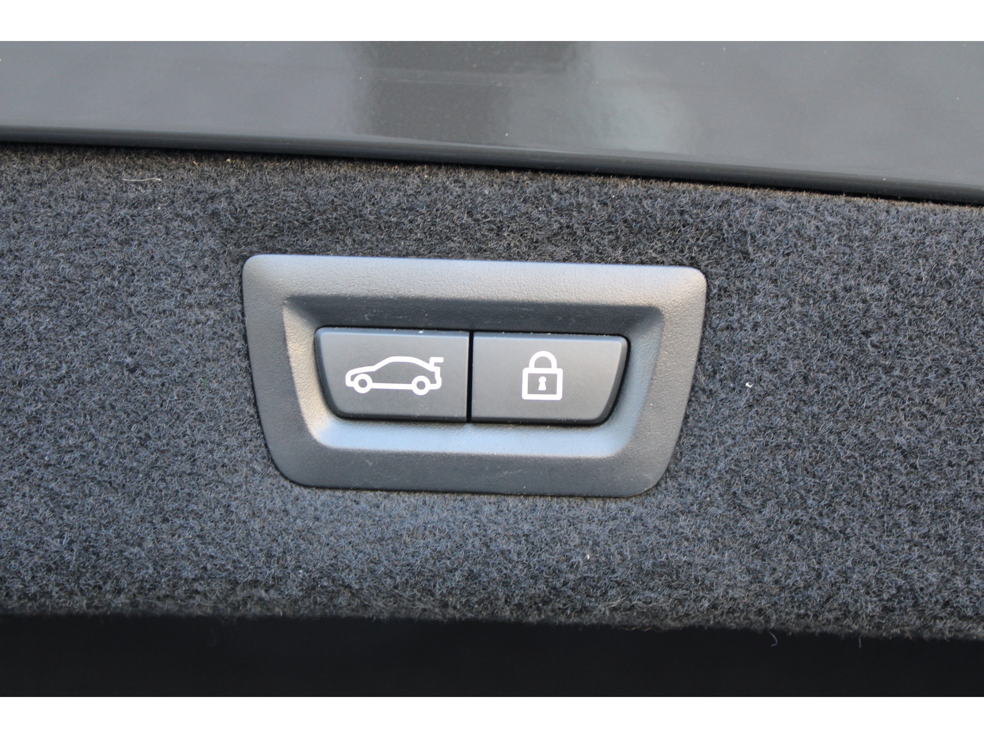 BMW 8 Serie M850i xDrive High Executive 46153342-57.jpg | ROS Automotive