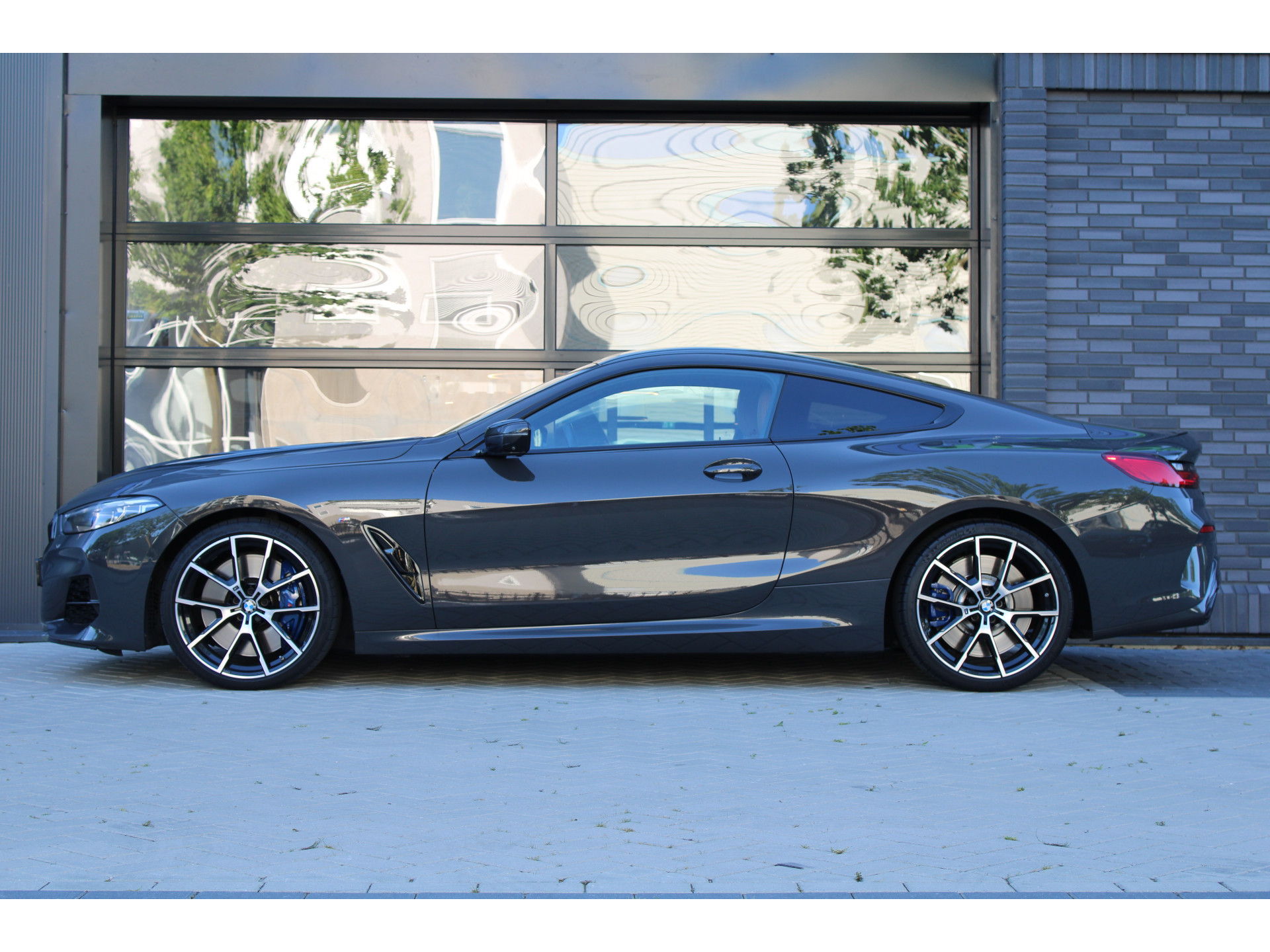 BMW 8 Serie M850i xDrive High Executive 46153342-6.jpg | ROS Automotive