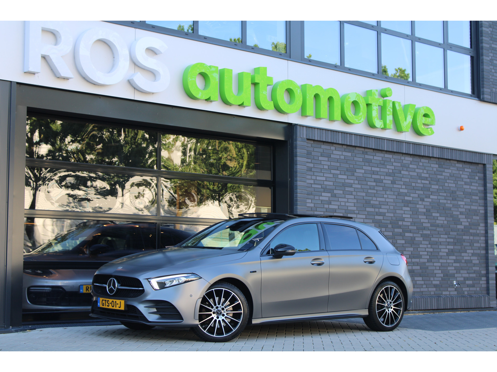 Mercedes-Benz A-Klasse 250 e Premium 46448631-0.jpg | ROS Automotive