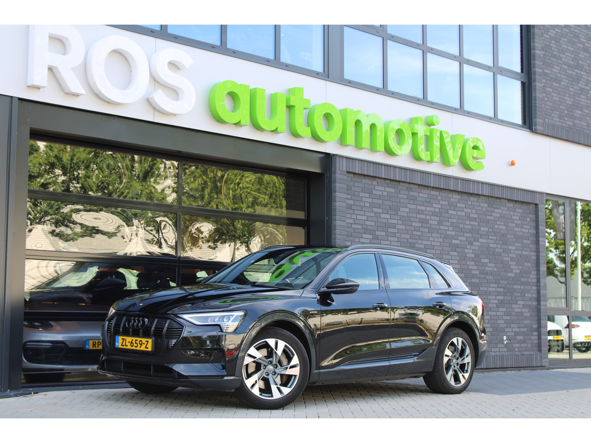 Audi e-tron e-tron 55 quattro advanced 95 kWh 46470864-0.jpg | ROS Automotive