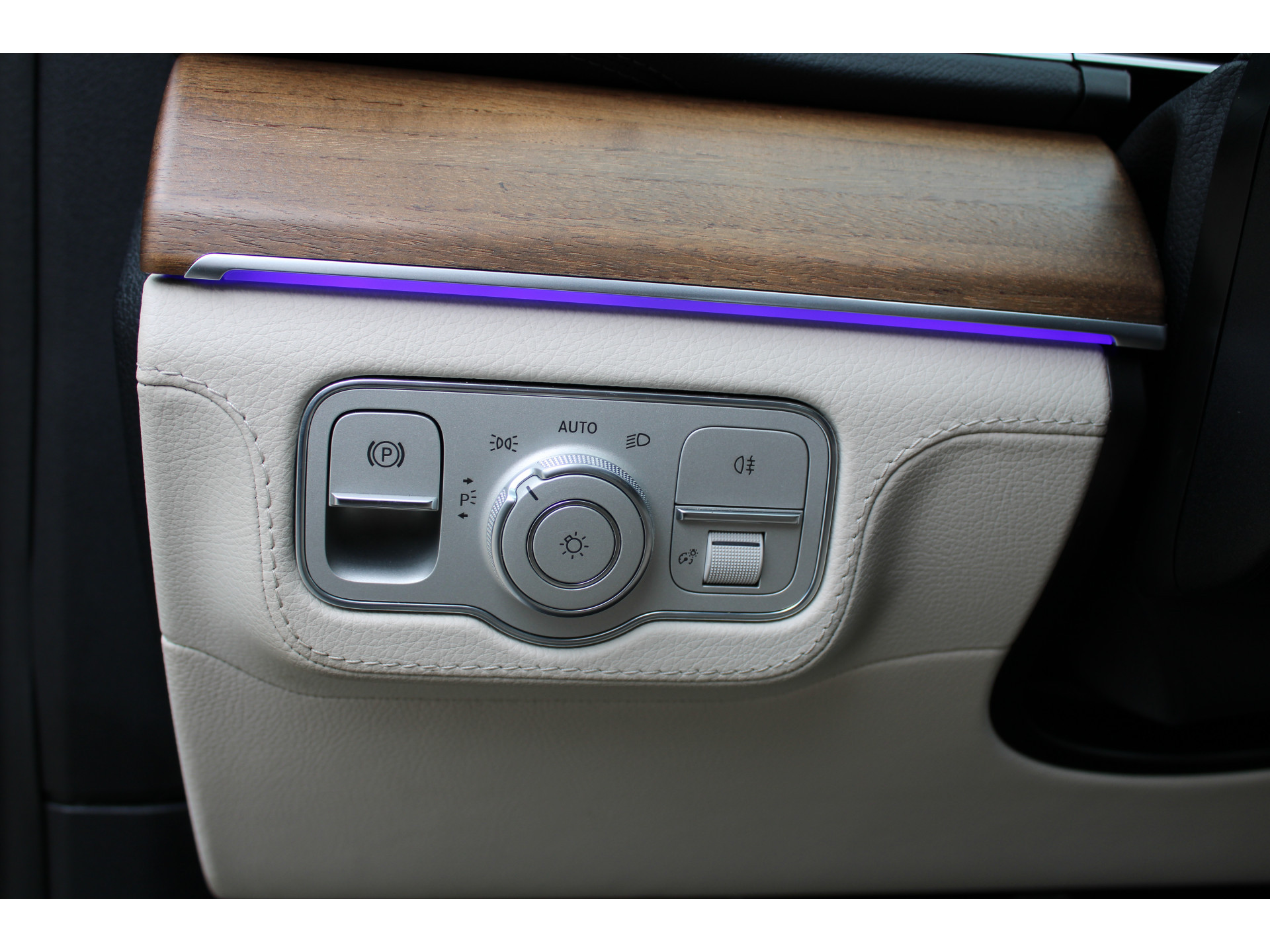 Mercedes-Benz GLS 400 d 4MATIC GLS 400 D 47143215-24.jpg | ROS Automotive