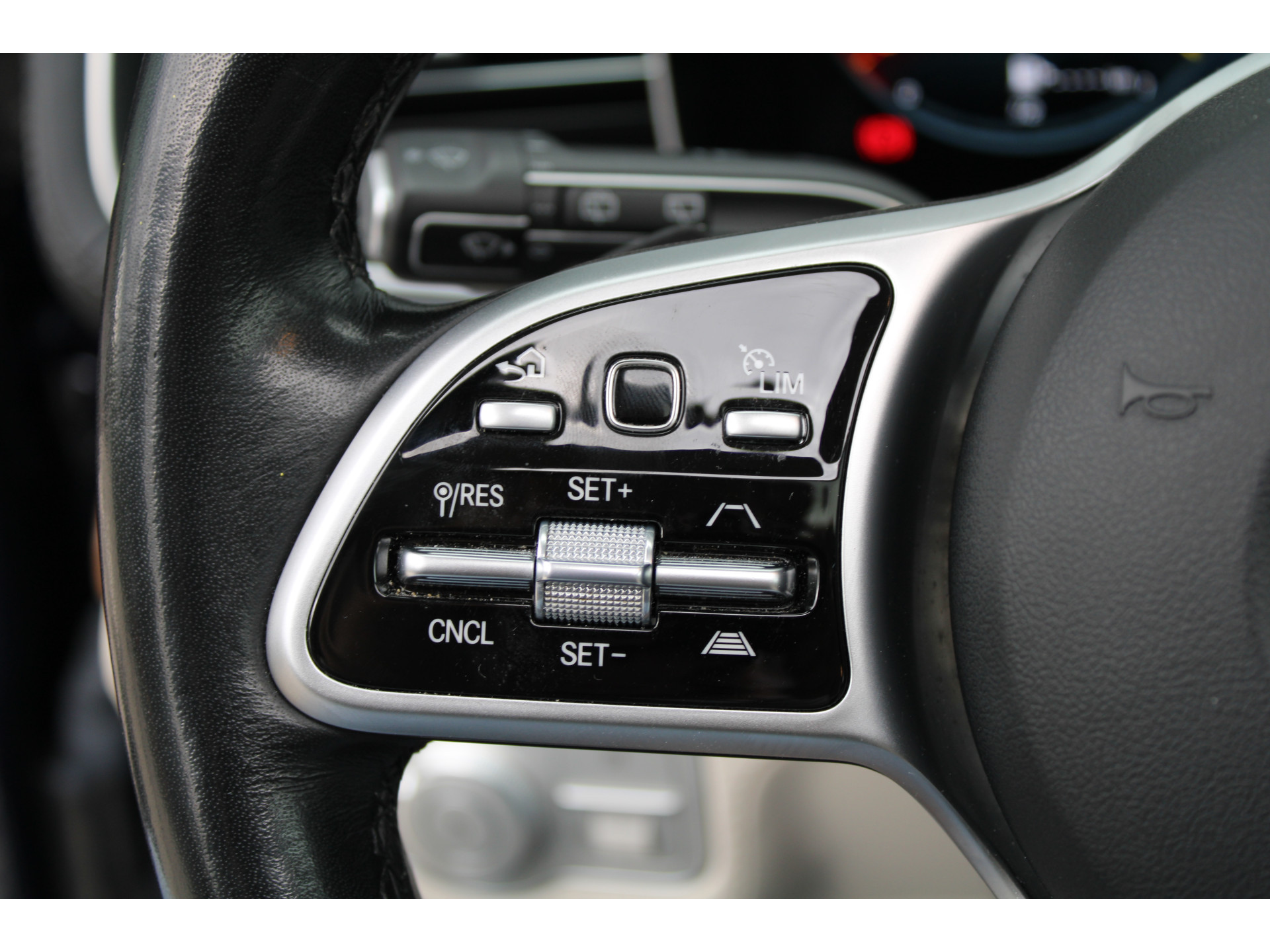 Mercedes-Benz GLS 400 d 4MATIC GLS 400 D 47143215-31.jpg | ROS Automotive