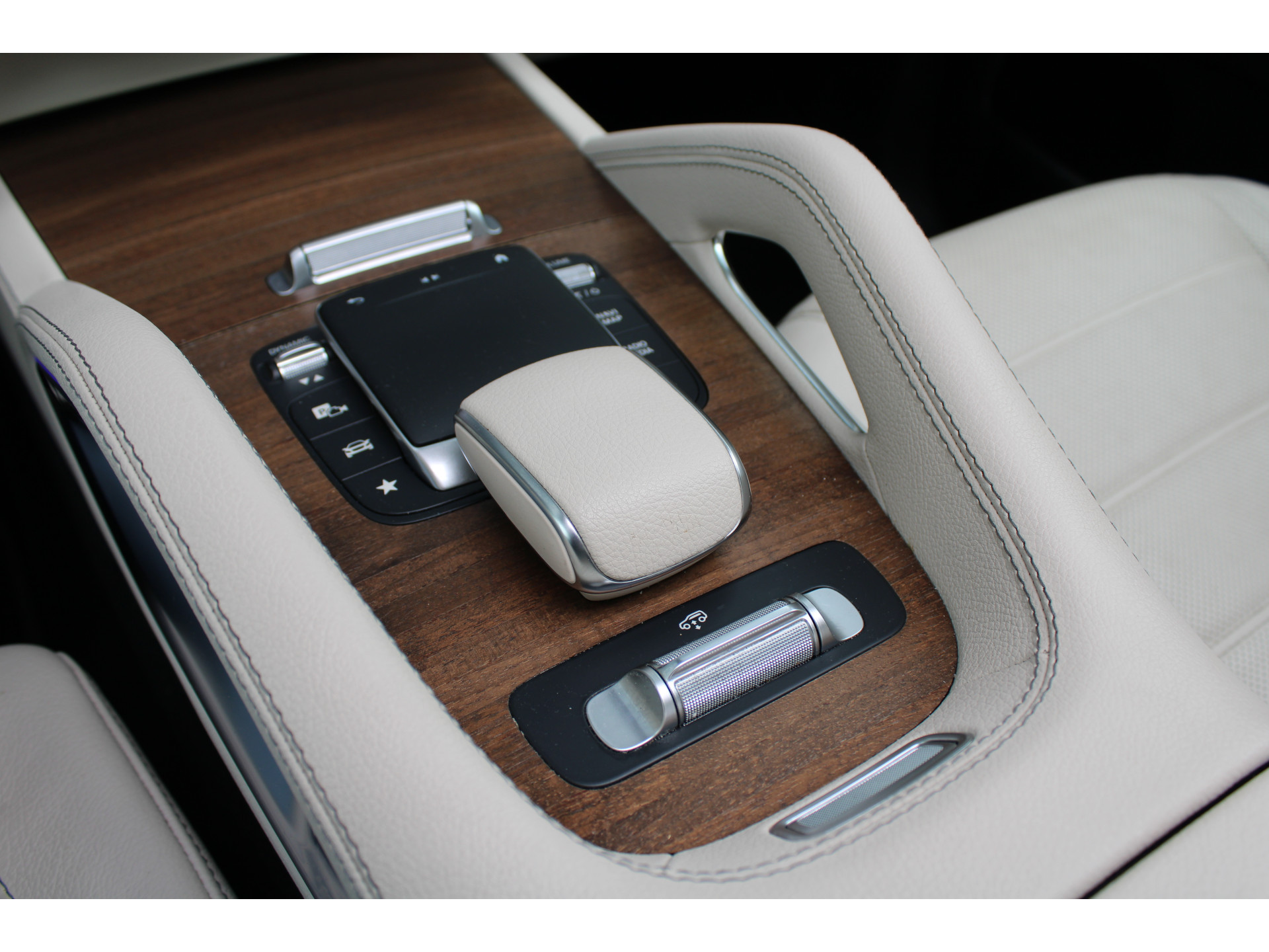 Mercedes-Benz GLS 400 d 4MATIC GLS 400 D 47143215-35.jpg | ROS Automotive