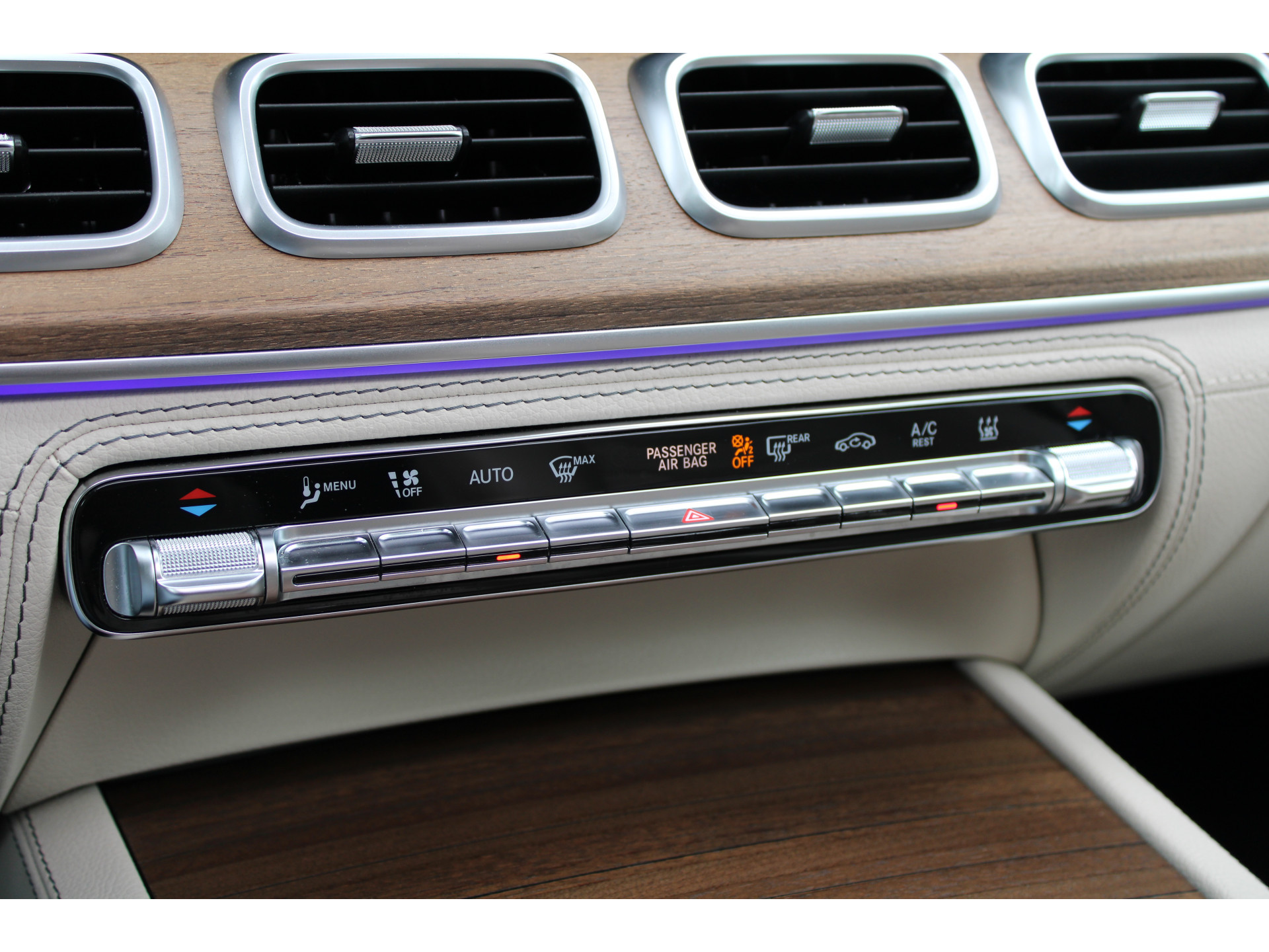 Mercedes-Benz GLS 400 d 4MATIC GLS 400 D 47143215-36.jpg | ROS Automotive