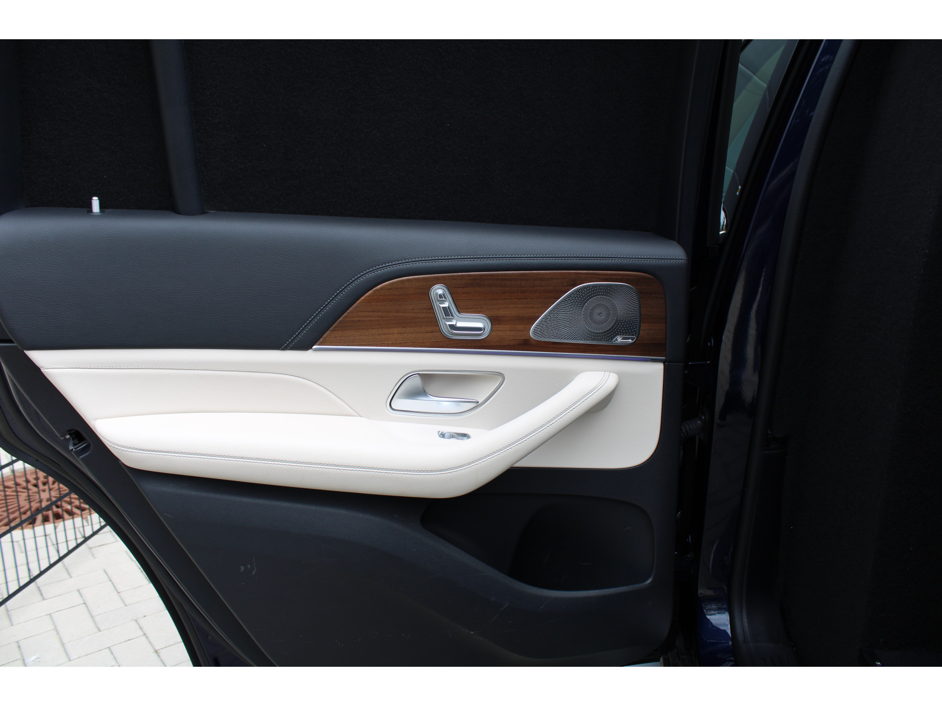 Mercedes-Benz GLS 400 d 4MATIC GLS 400 D 47143215-43.jpg | ROS Automotive