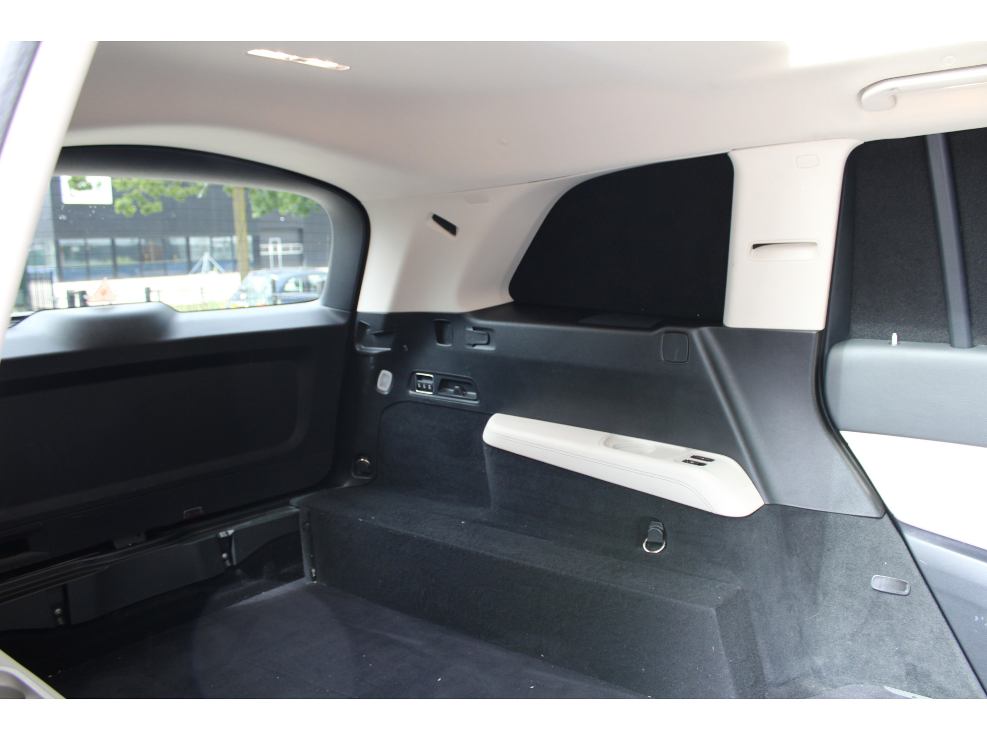 Mercedes-Benz GLS 400 d 4MATIC GLS 400 D 47143215-48.jpg | ROS Automotive