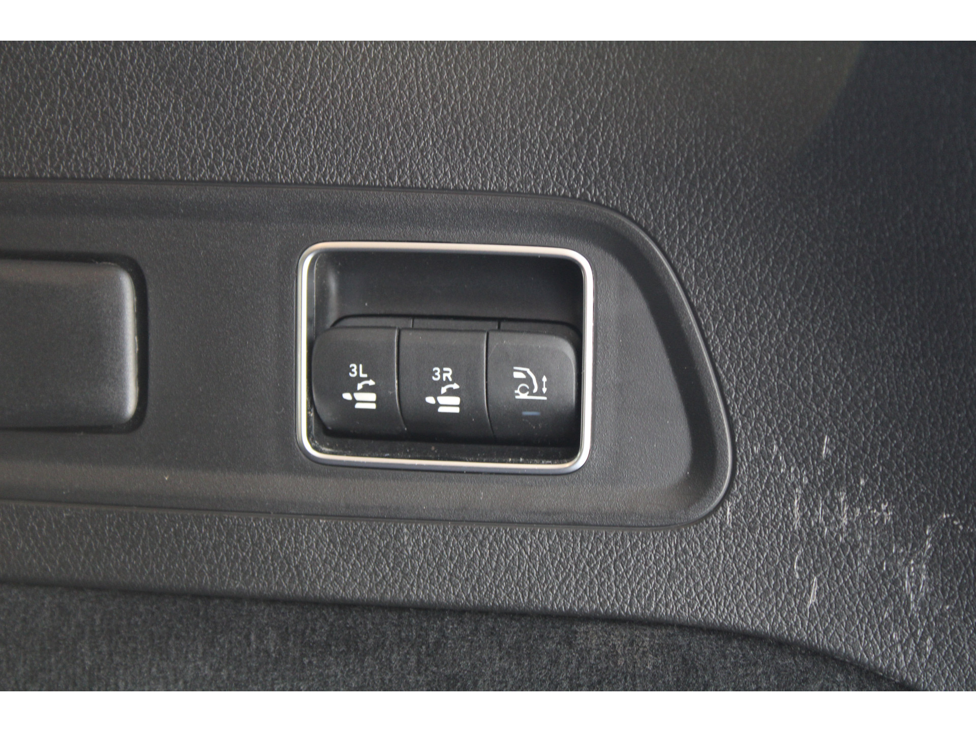 Mercedes-Benz GLS 400 d 4MATIC GLS 400 D 47143215-49.jpg | ROS Automotive