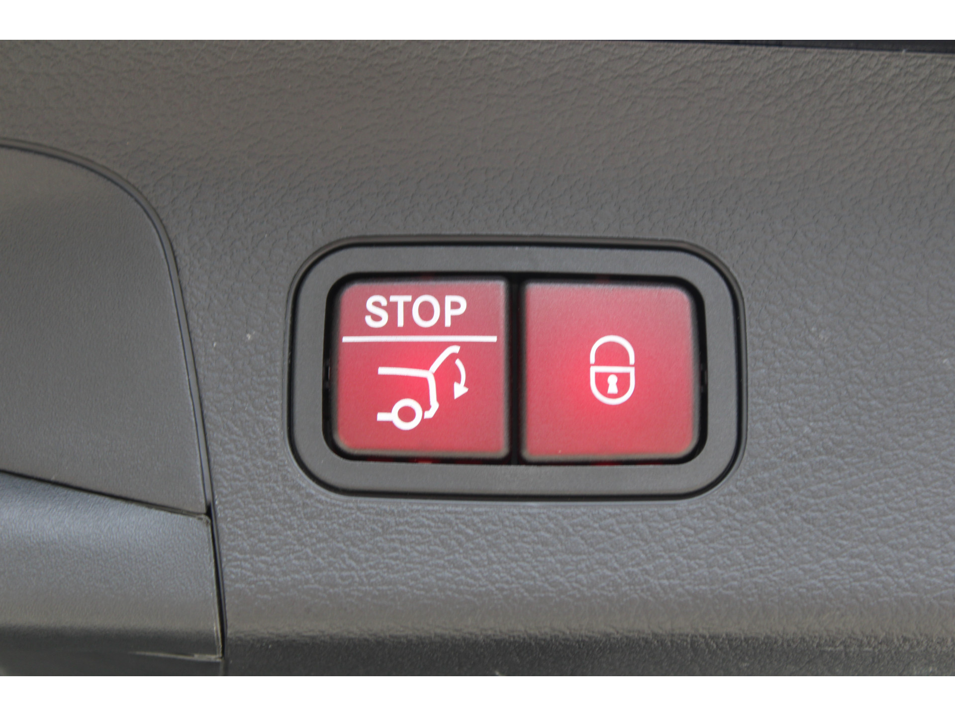 Mercedes-Benz GLS 400 d 4MATIC GLS 400 D 47143215-50.jpg | ROS Automotive