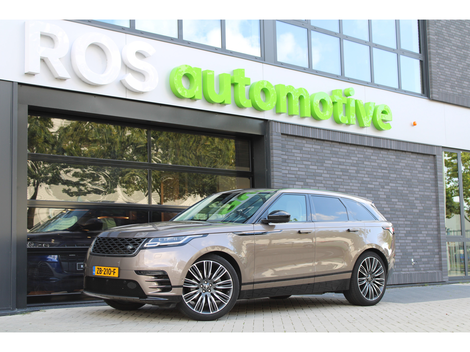 Land Rover Range Rover Velar 2.0 P300 Turbo AWD R-Dynamic HSE 47538597-0.jpg | ROS Automotive