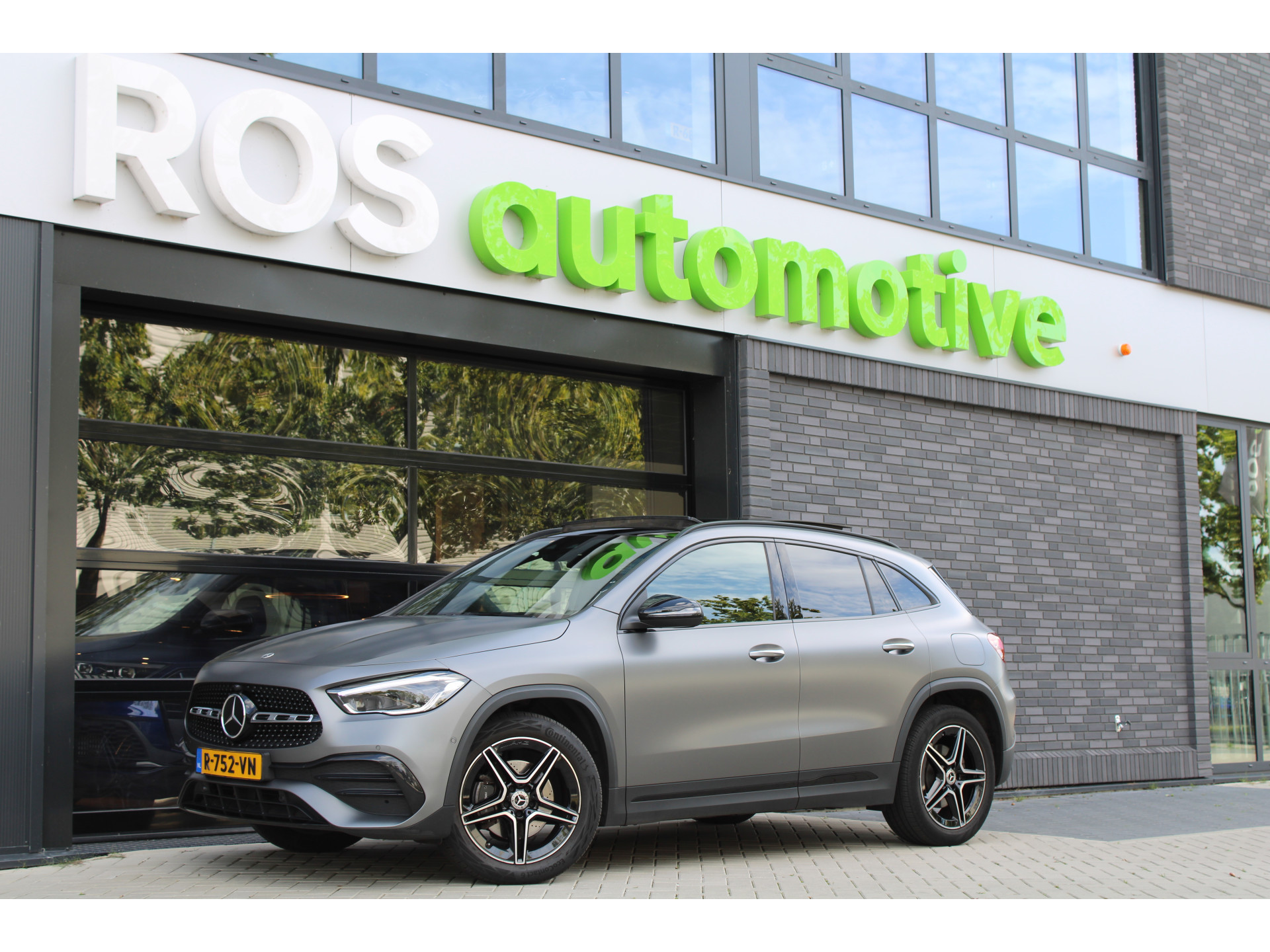 Mercedes-Benz GLA 250 e Business Solution AMG Limited 47539083-0.jpg | ROS Automotive
