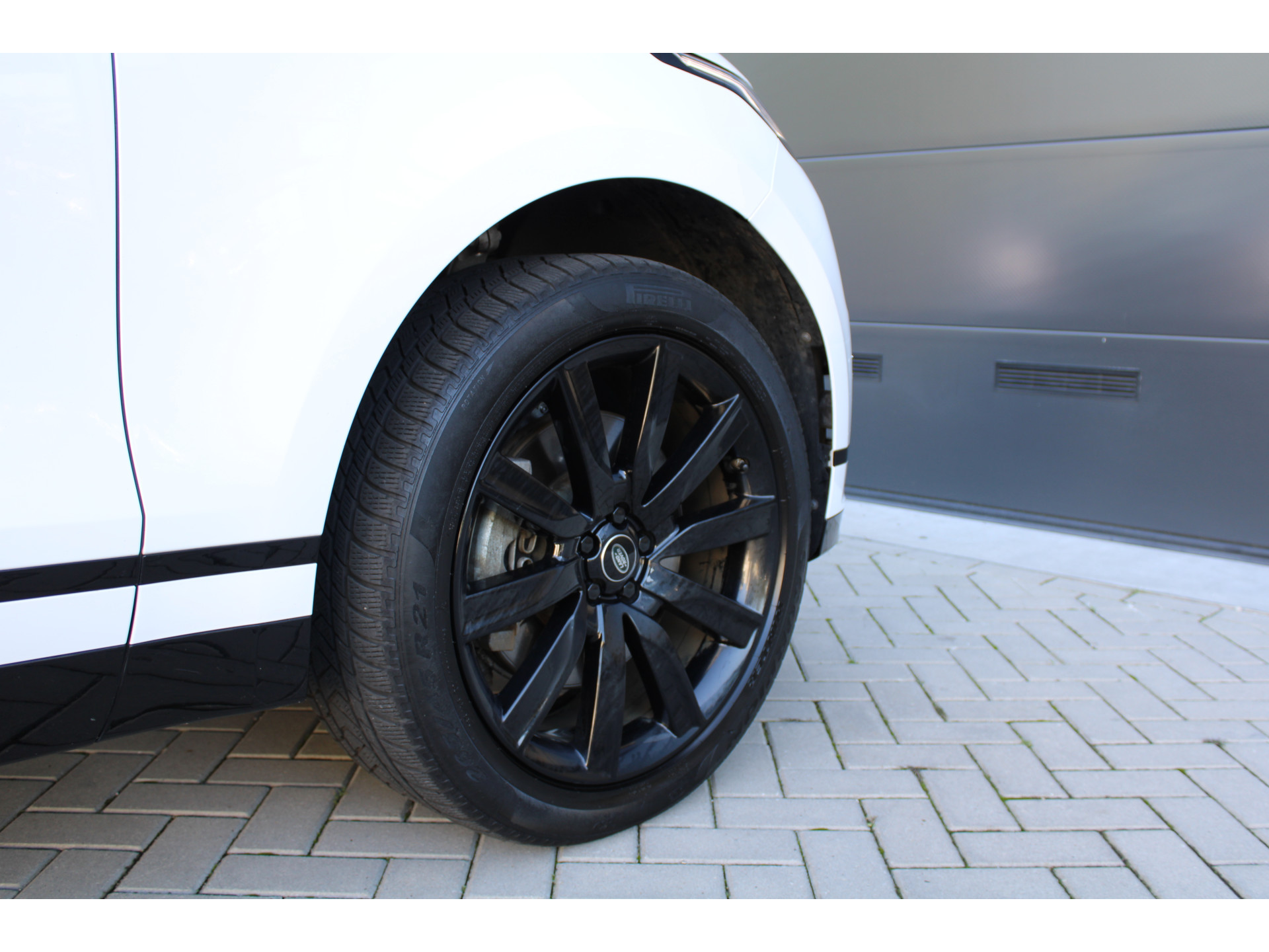 Land Rover Range Rover Velar 2.0 P400e R-Dynamic SE 47573941-14.jpg | ROS Automotive