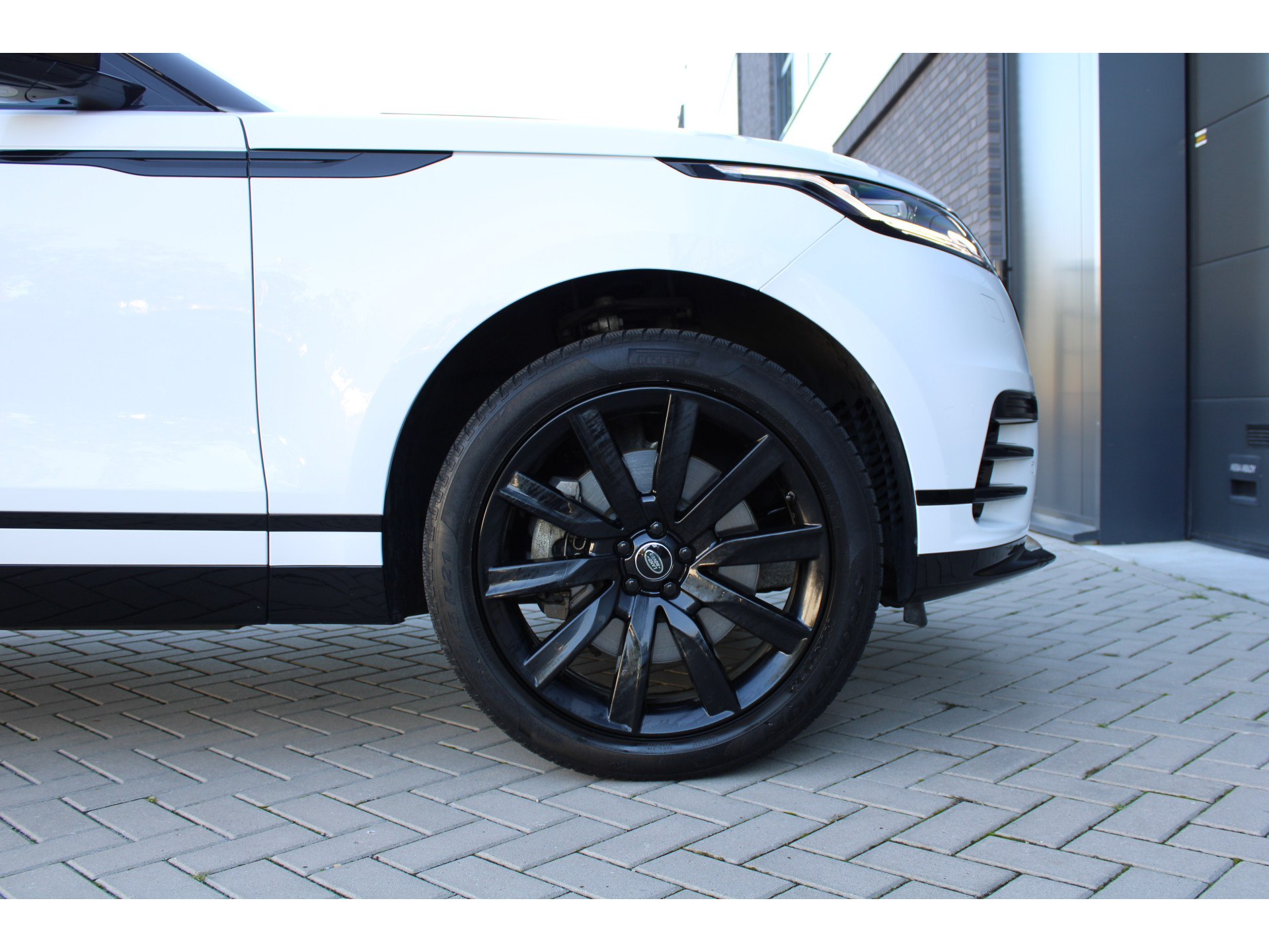 Land Rover Range Rover Velar 2.0 P400e R-Dynamic SE 47573941-15.jpg | ROS Automotive