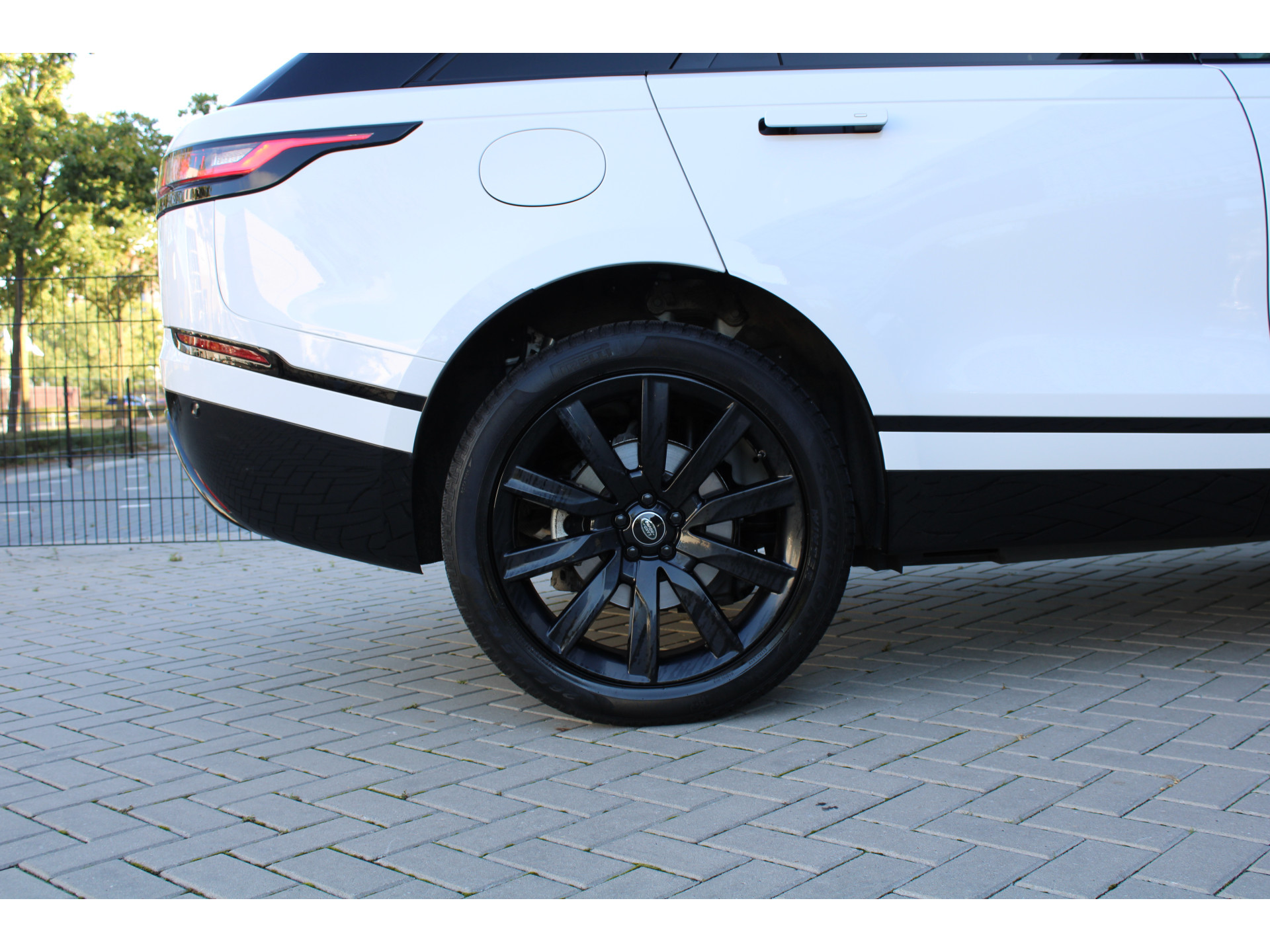 Land Rover Range Rover Velar 2.0 P400e R-Dynamic SE 47573941-16.jpg | ROS Automotive