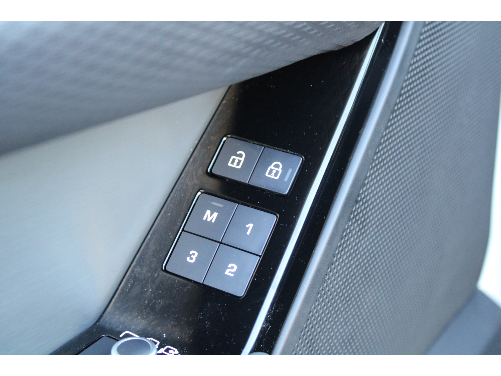 Land Rover Range Rover Velar 2.0 P400e R-Dynamic SE 47573941-18.jpg | ROS Automotive