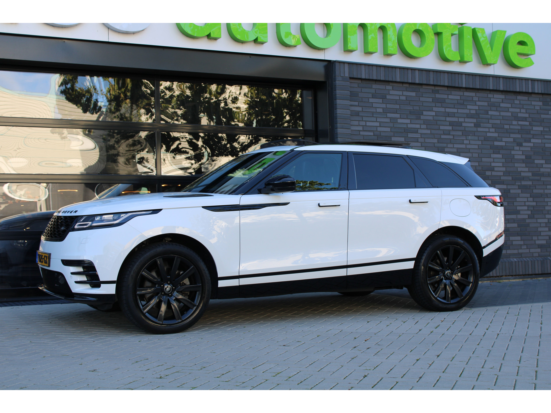 Land Rover Range Rover Velar 2.0 P400e R-Dynamic SE 47573941-6.jpg | ROS Automotive