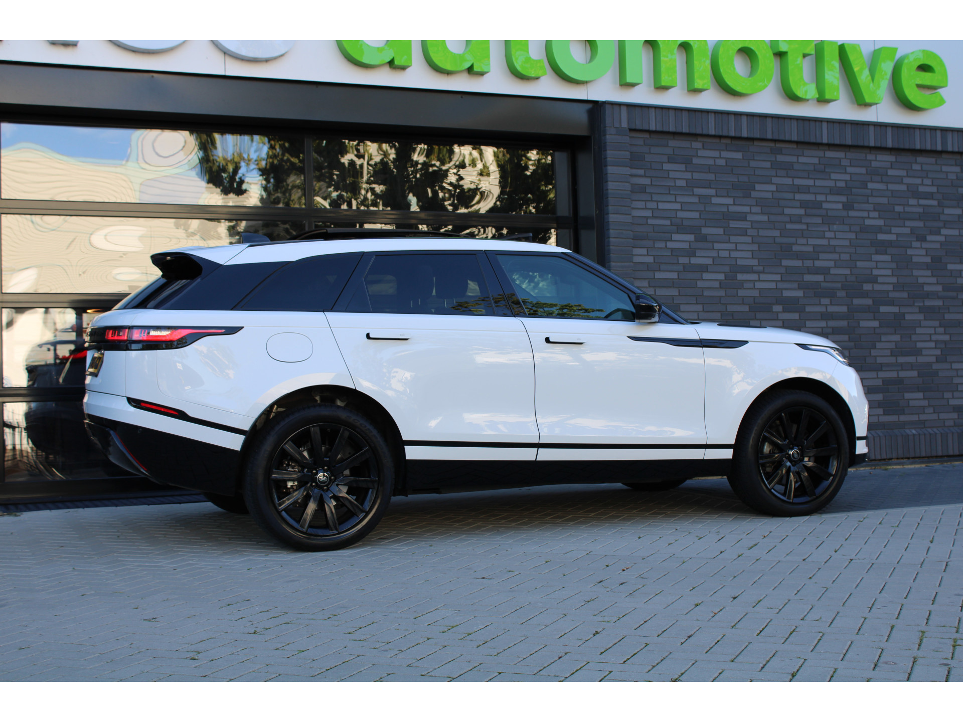 Land Rover Range Rover Velar 2.0 P400e R-Dynamic SE 47573941-9.jpg | ROS Automotive