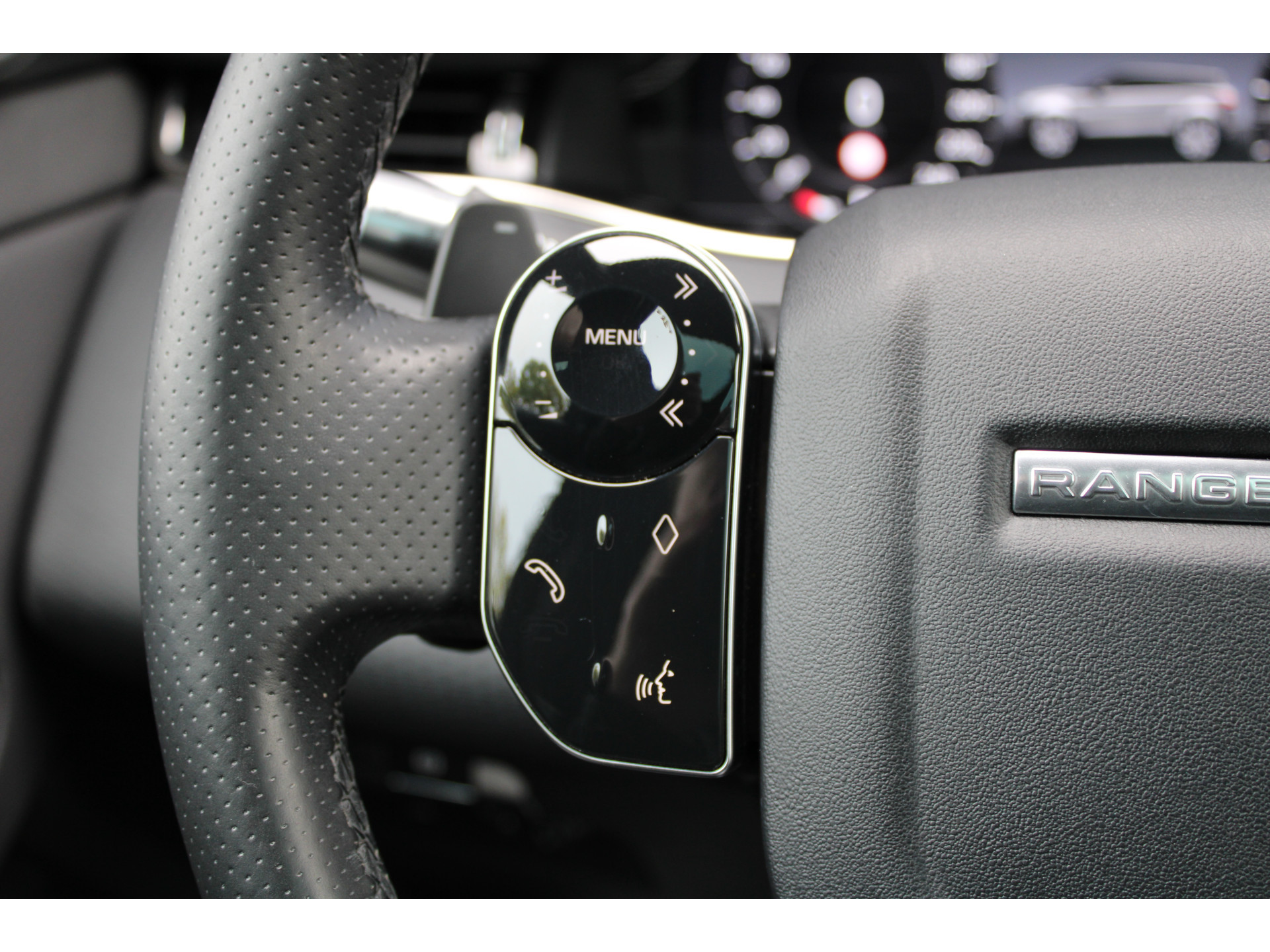 Land Rover Range Rover Evoque 2.0 D180 AWD R-Dynamic S 47993913-23.jpg | ROS Automotive