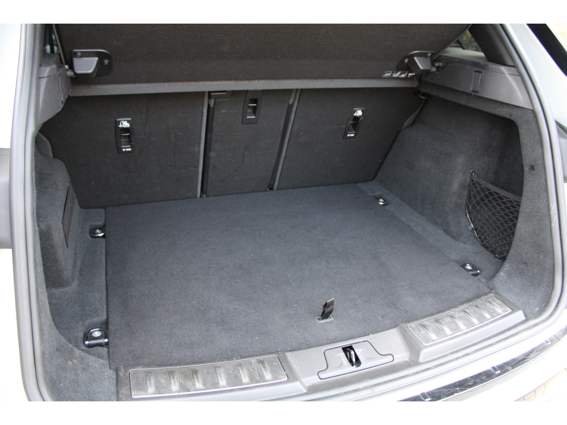 Land Rover Range Rover Evoque 2.0 D180 AWD R-Dynamic S 47993913-37.jpg | ROS Automotive