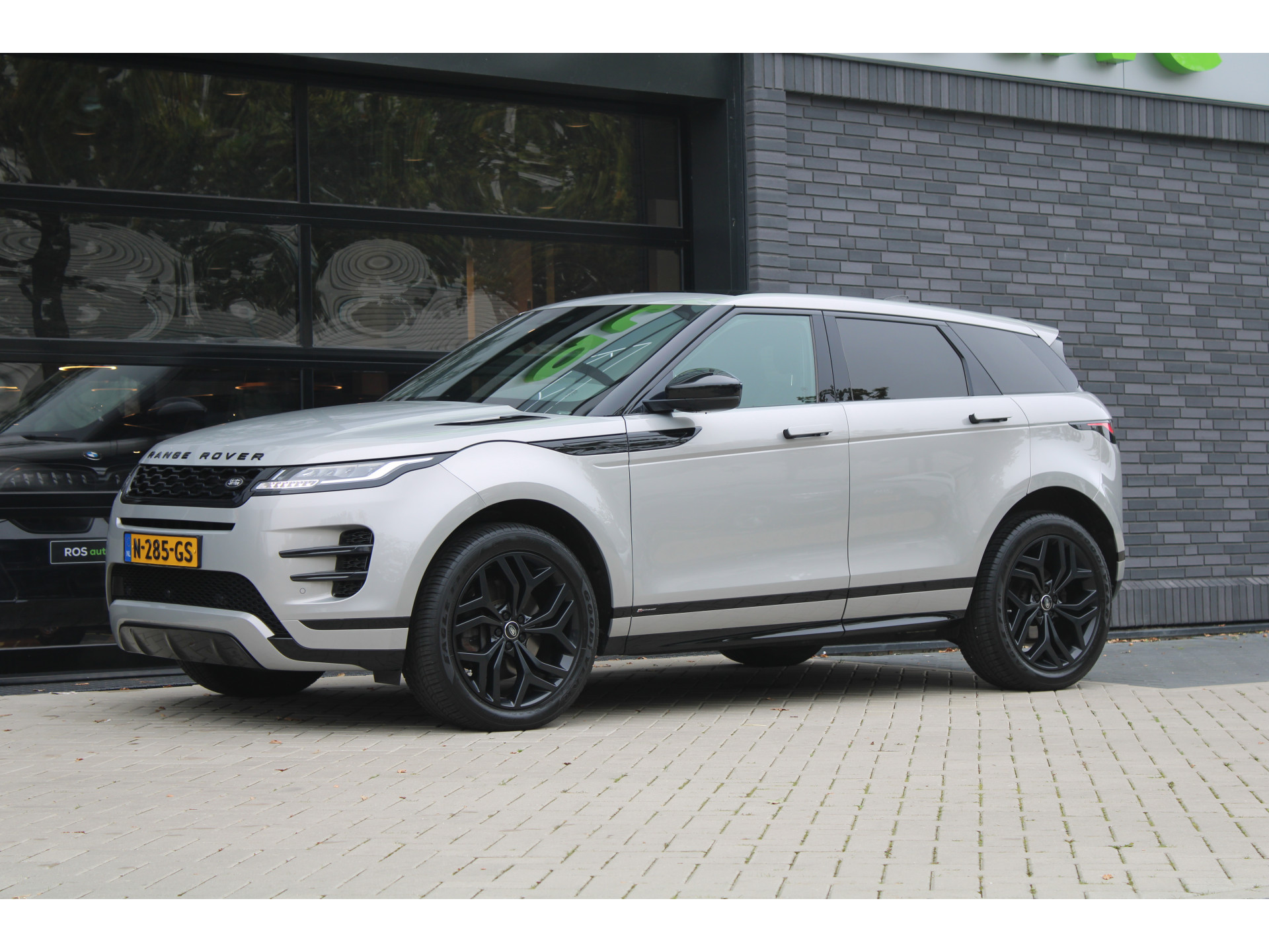 Land Rover Range Rover Evoque 2.0 D180 AWD R-Dynamic S 47993913-4.jpg | ROS Automotive