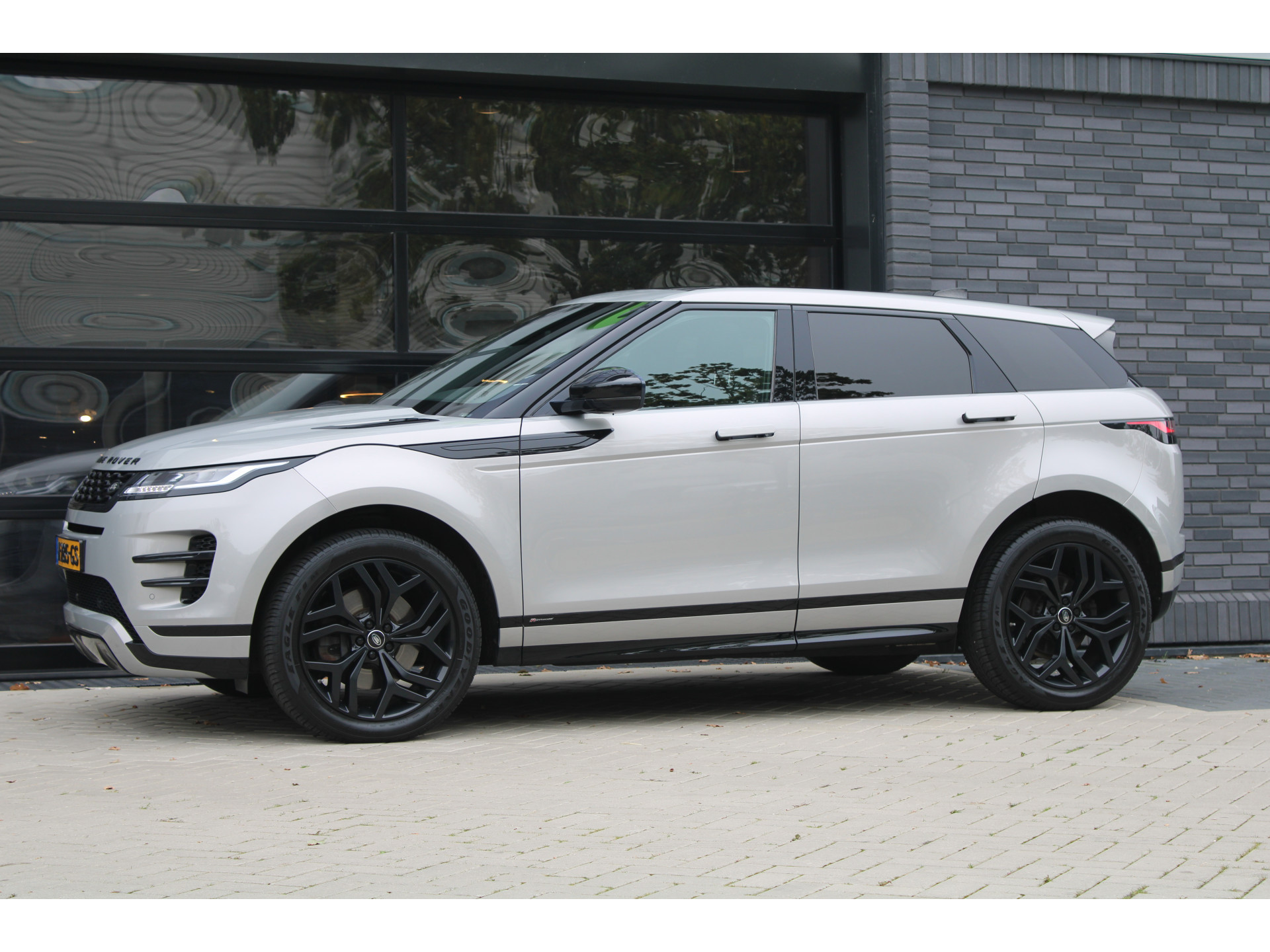 Land Rover Range Rover Evoque 2.0 D180 AWD R-Dynamic S 47993913-5.jpg | ROS Automotive