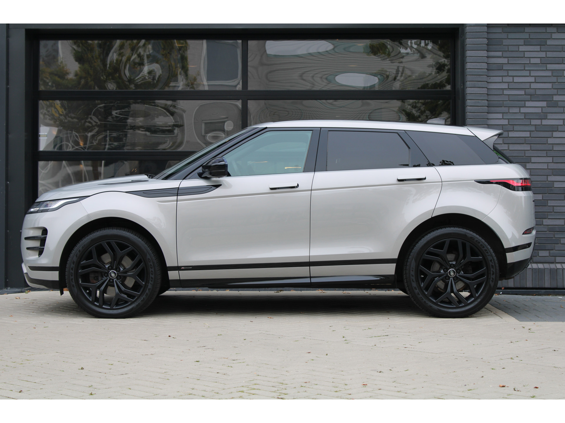Land Rover Range Rover Evoque 2.0 D180 AWD R-Dynamic S 47993913-6.jpg | ROS Automotive