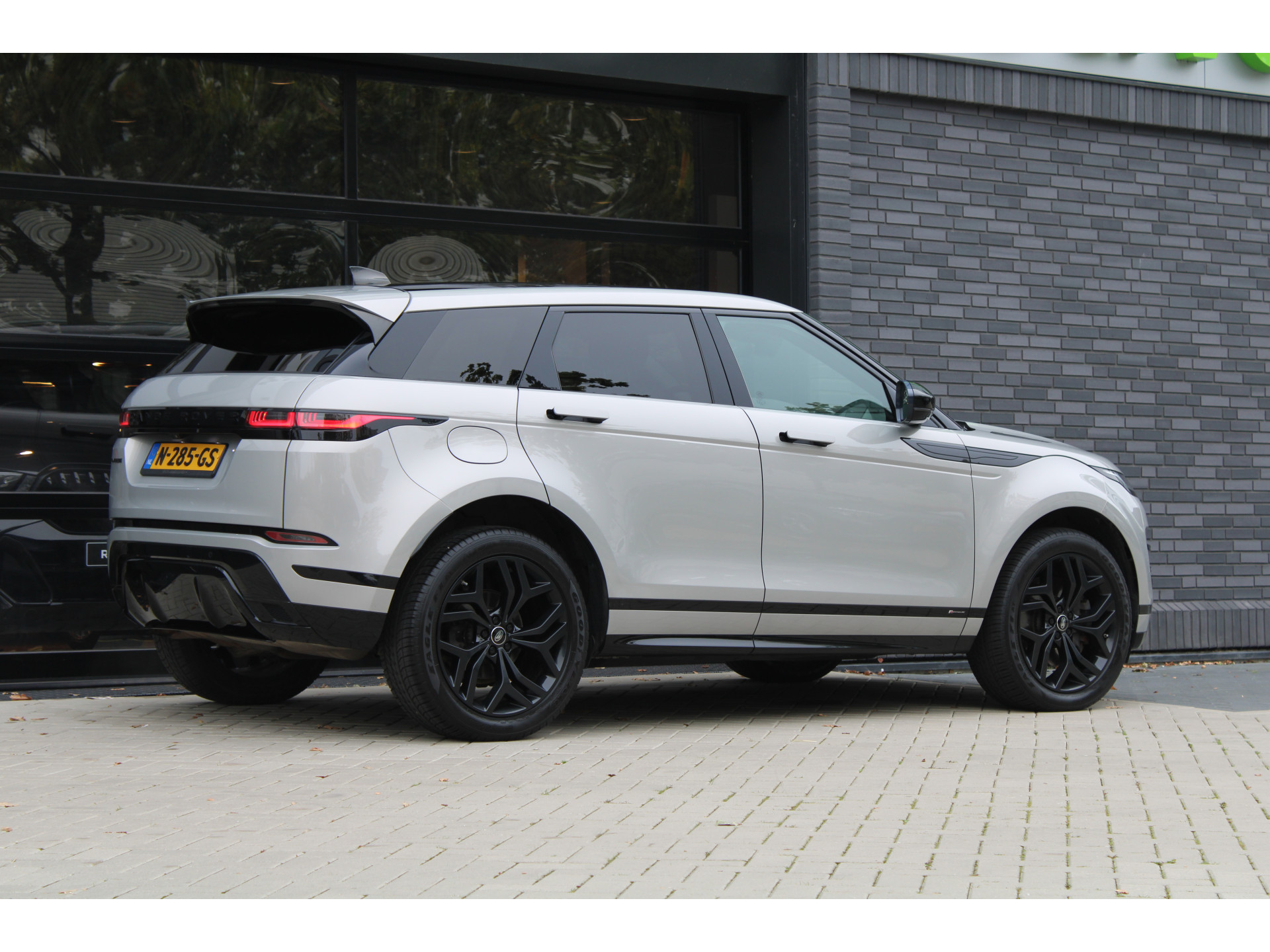 Land Rover Range Rover Evoque 2.0 D180 AWD R-Dynamic S 47993913-8.jpg | ROS Automotive