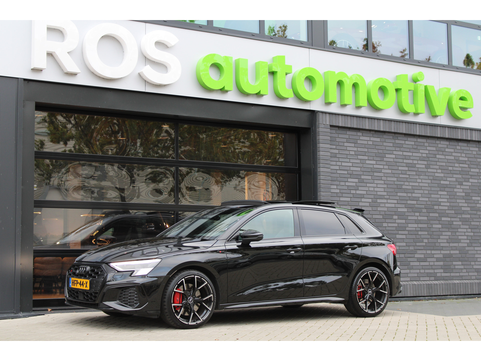 Audi S3 Sportback 2.0 TFSI S3 quattro 48484467-0.jpg | ROS Automotive