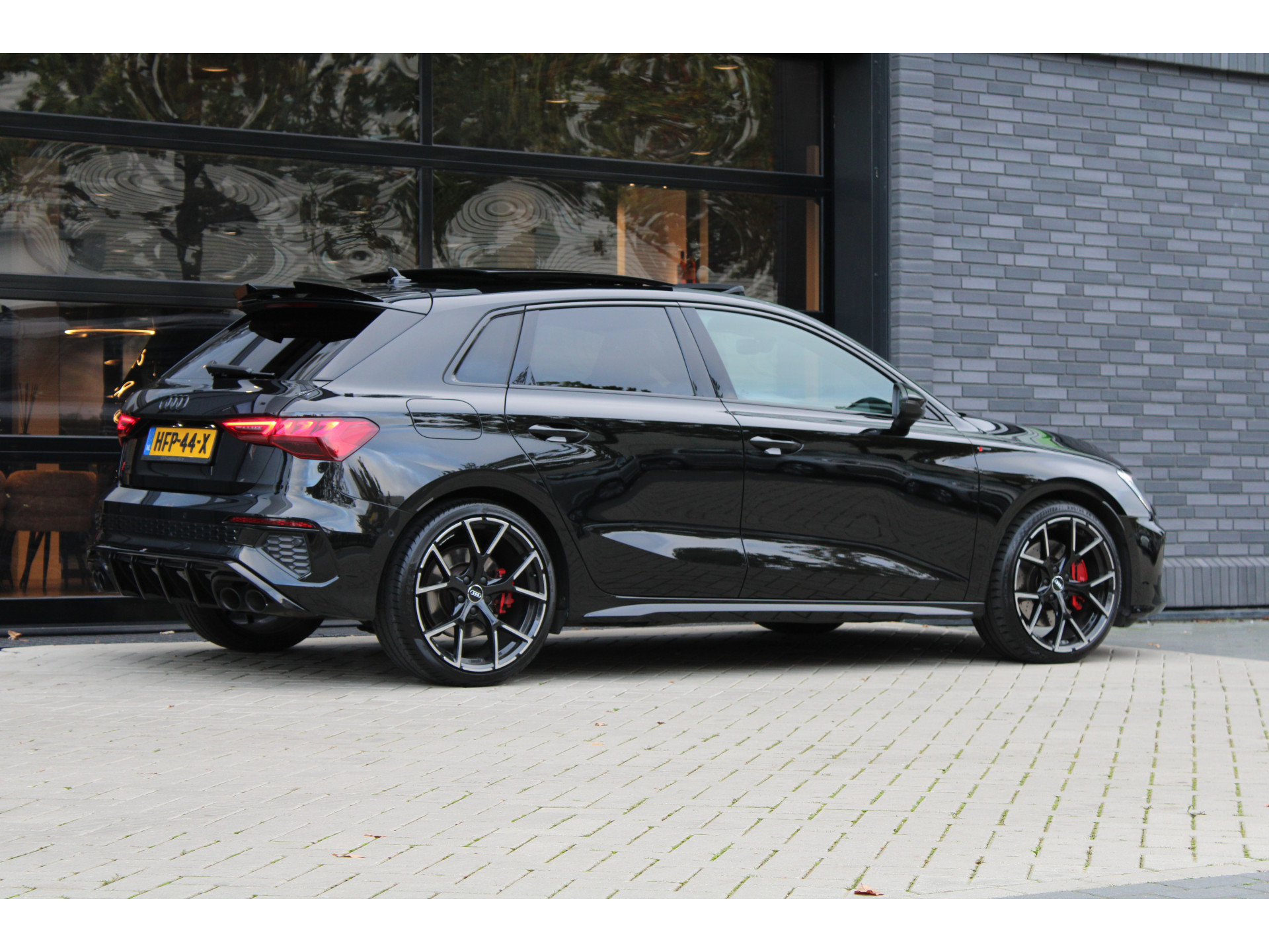 Audi S3 Sportback 2.0 TFSI S3 quattro 48484467-5.jpg | ROS Automotive