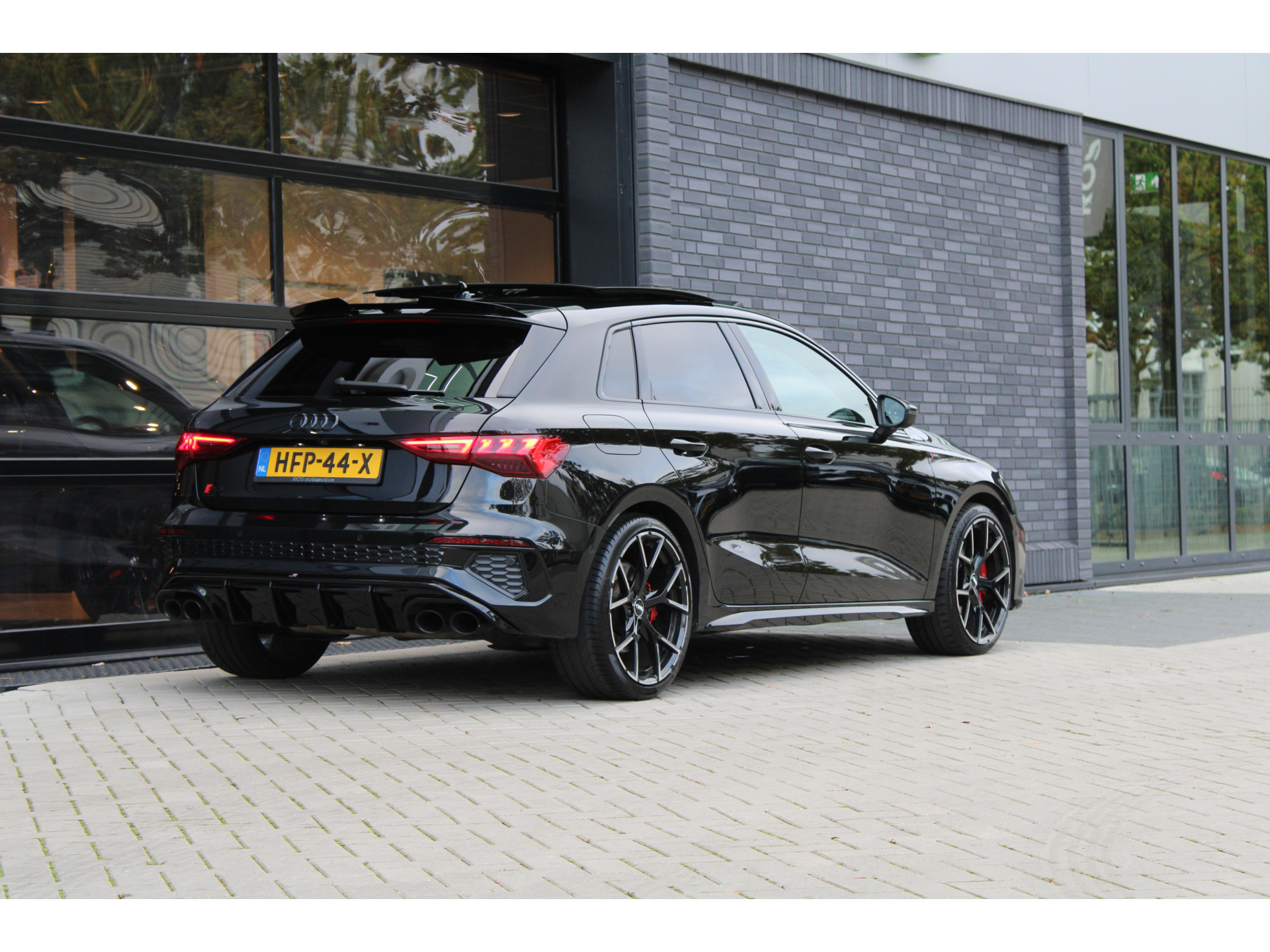 Audi S3 Sportback 2.0 TFSI S3 quattro 48484467-6.jpg | ROS Automotive