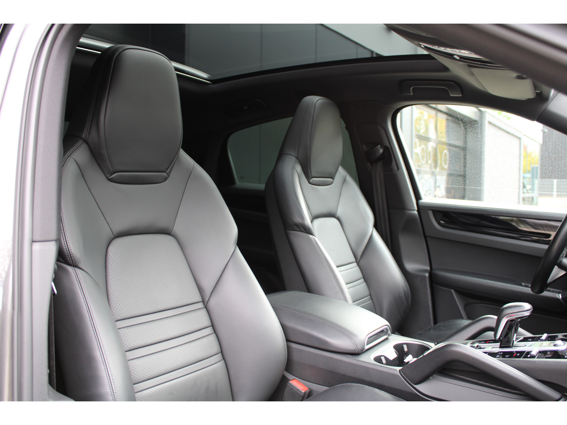 Porsche Cayenne Coupé 3.0 E-Hybrid 48529637-18.jpg | ROS Automotive