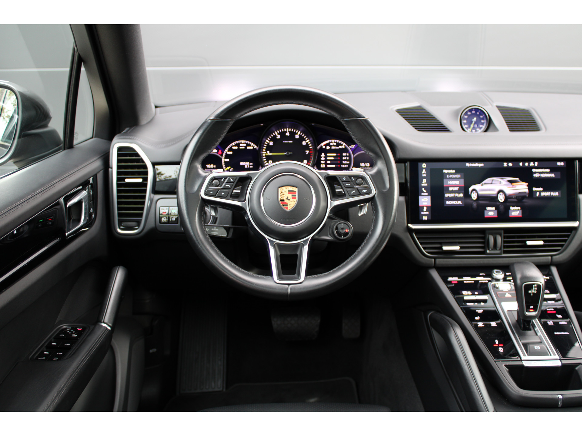 Porsche Cayenne Coupé 3.0 E-Hybrid 48529637-22.jpg | ROS Automotive