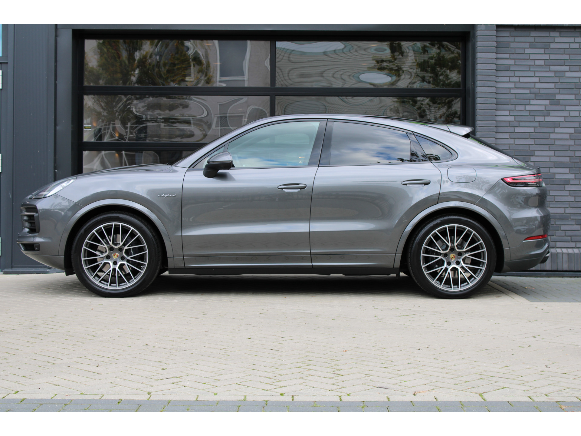 Porsche Cayenne Coupé 3.0 E-Hybrid 48529637-3.jpg | ROS Automotive