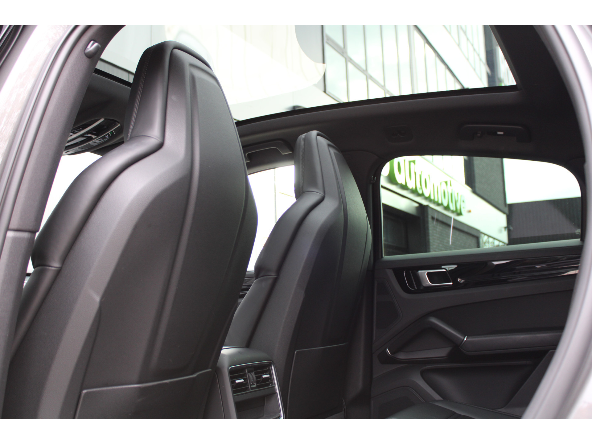 Porsche Cayenne Coupé 3.0 E-Hybrid 48529637-45.jpg | ROS Automotive