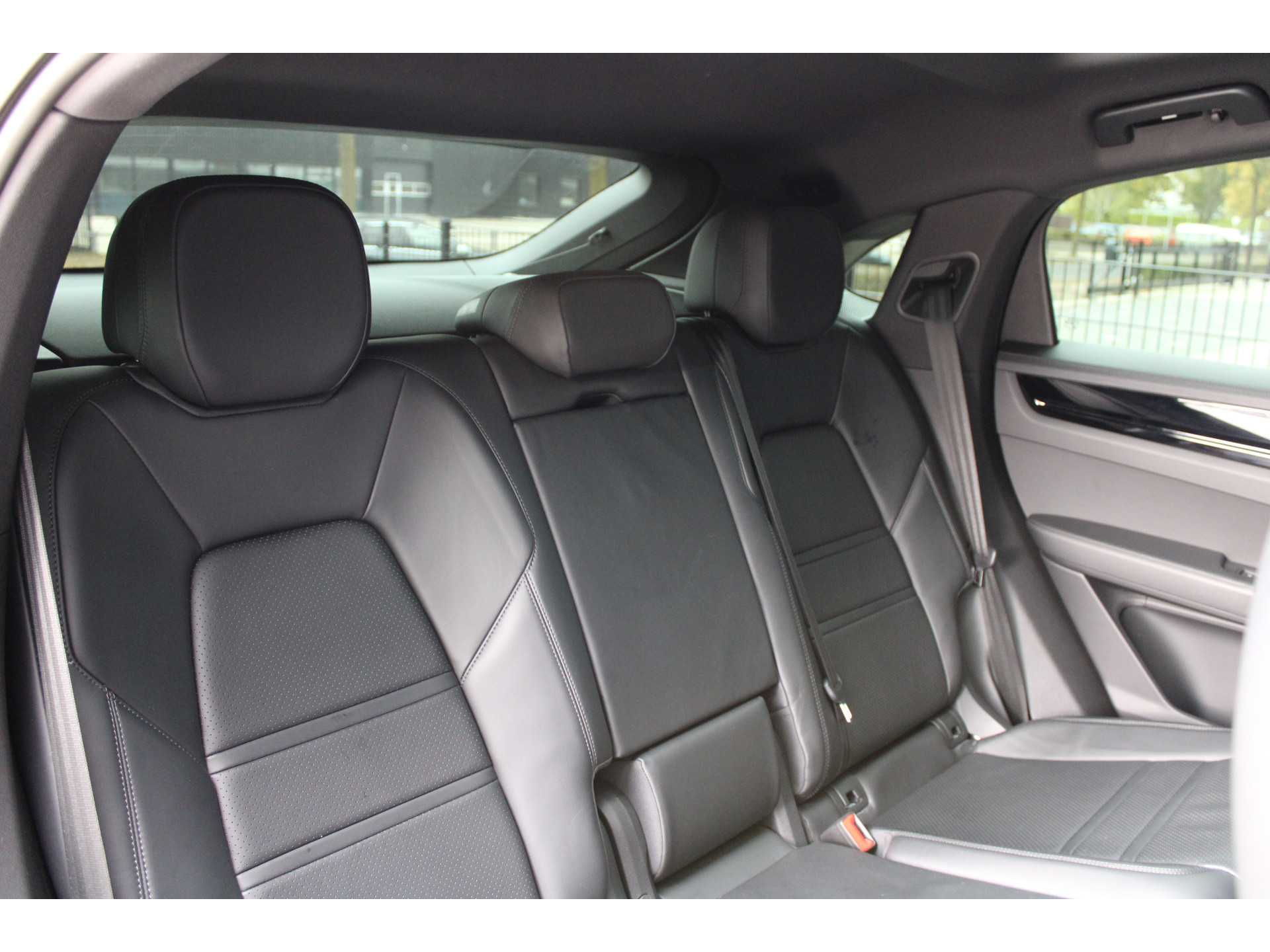 Porsche Cayenne Coupé 3.0 E-Hybrid 48529637-47.jpg | ROS Automotive