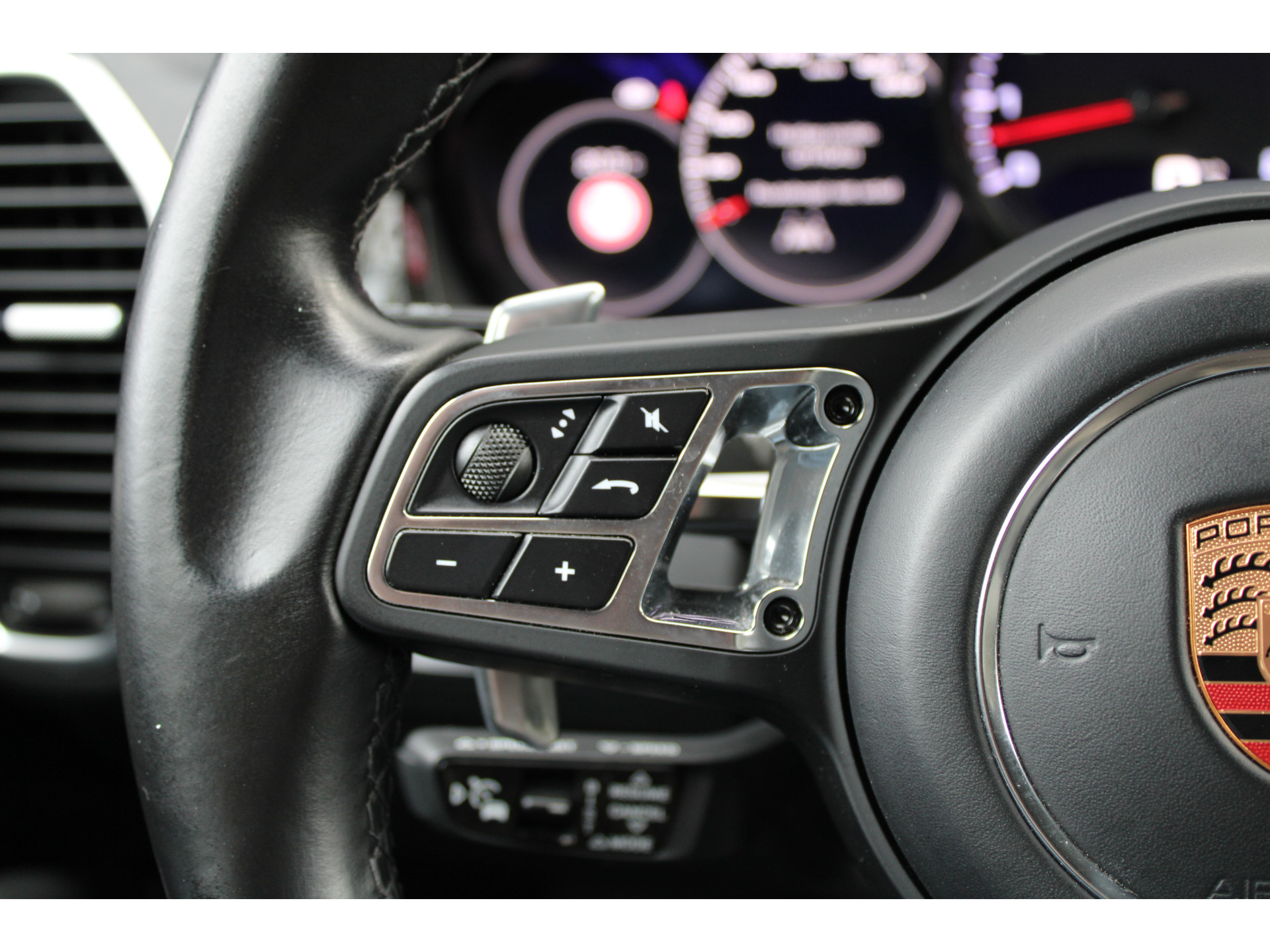 Porsche Cayenne 4.0 Turbo 48536199-30.jpg | ROS Automotive