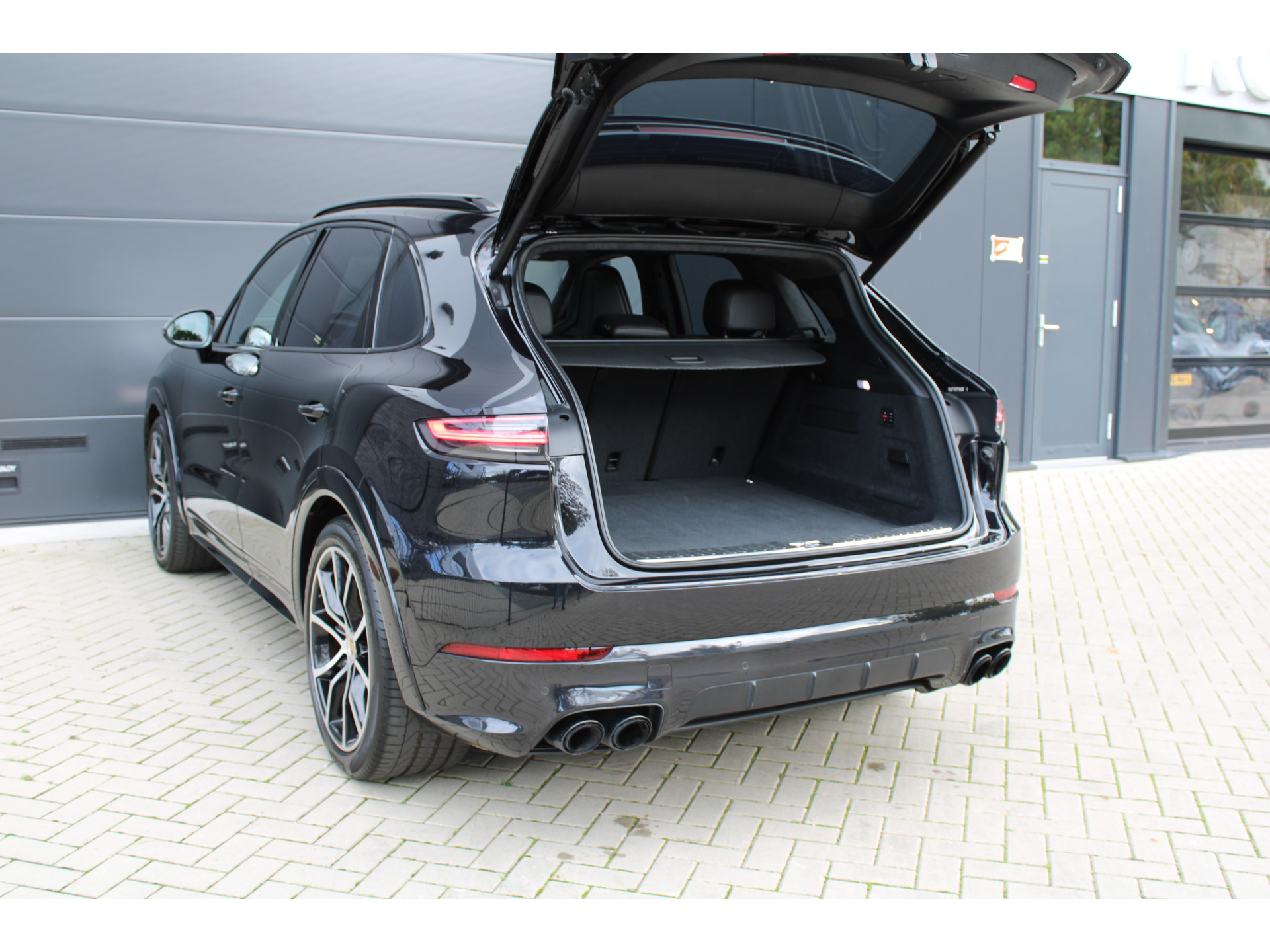Porsche Cayenne 4.0 Turbo 48536199-52.jpg | ROS Automotive