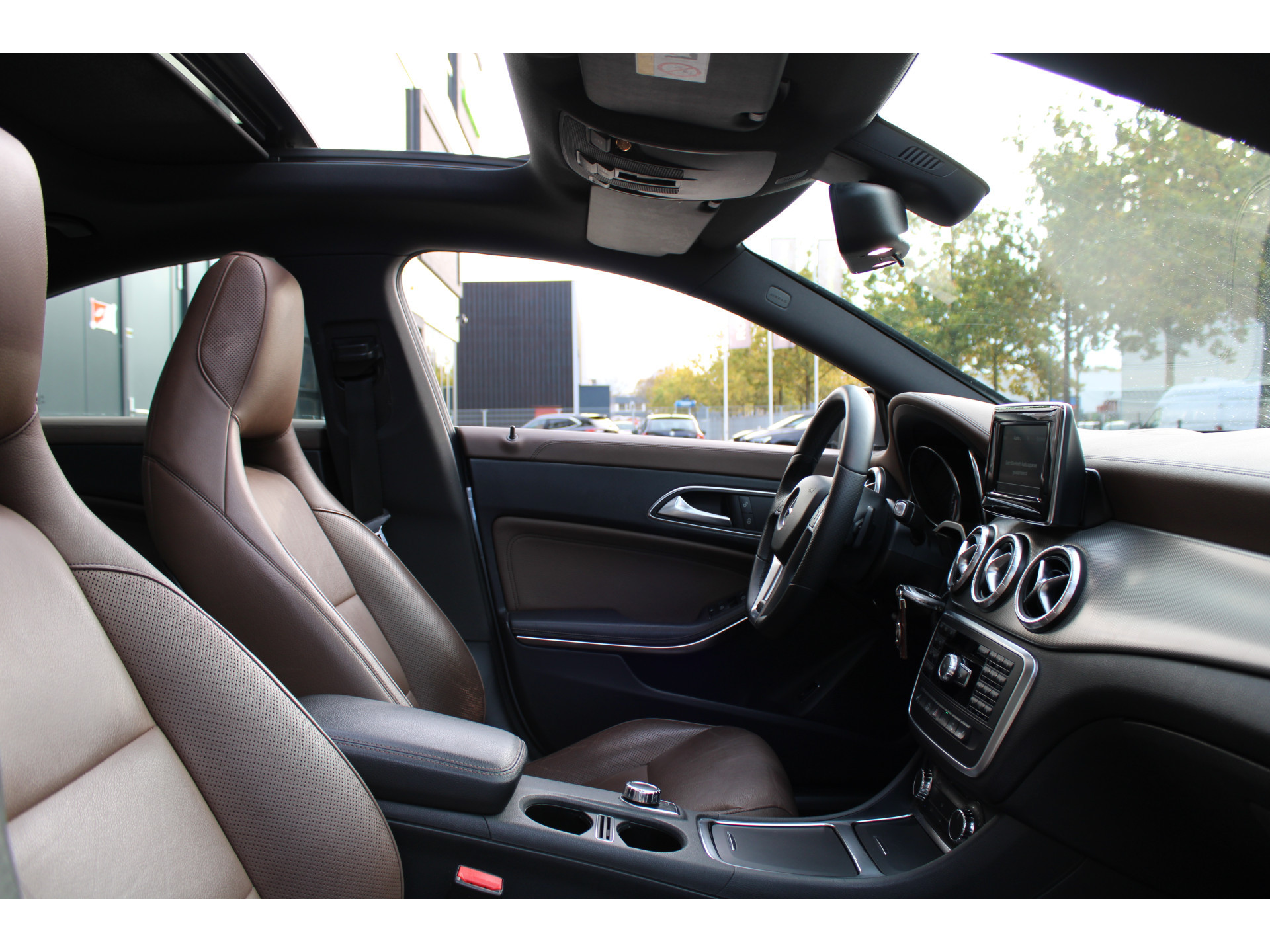 Mercedes-Benz CLA-Klasse 180 Ambition 48547670-14.jpg | ROS Automotive