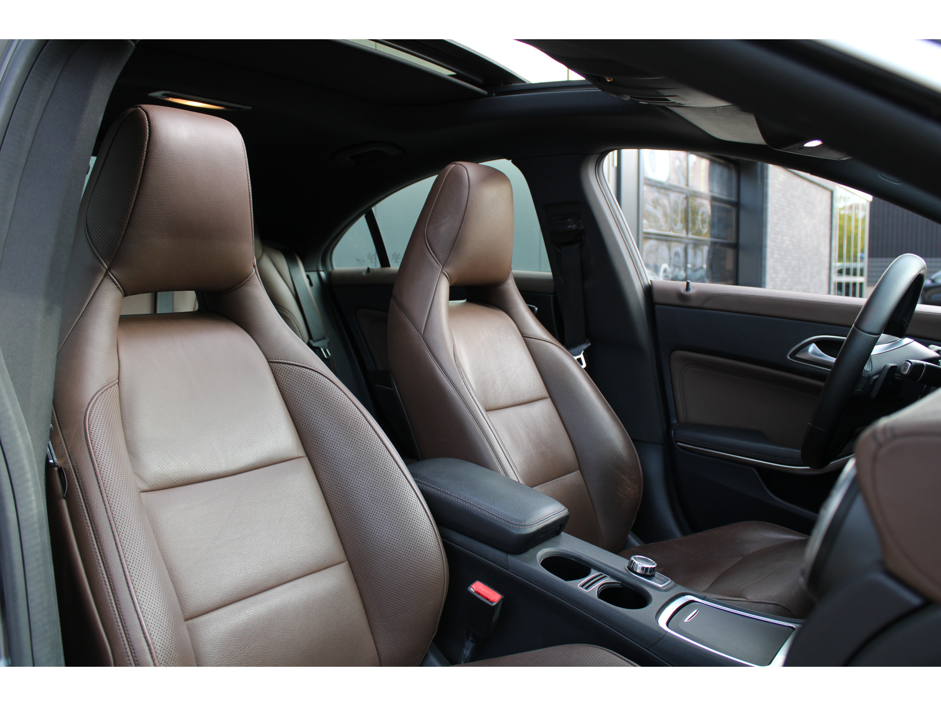 Mercedes-Benz CLA-Klasse 180 Ambition 48547670-15.jpg | ROS Automotive