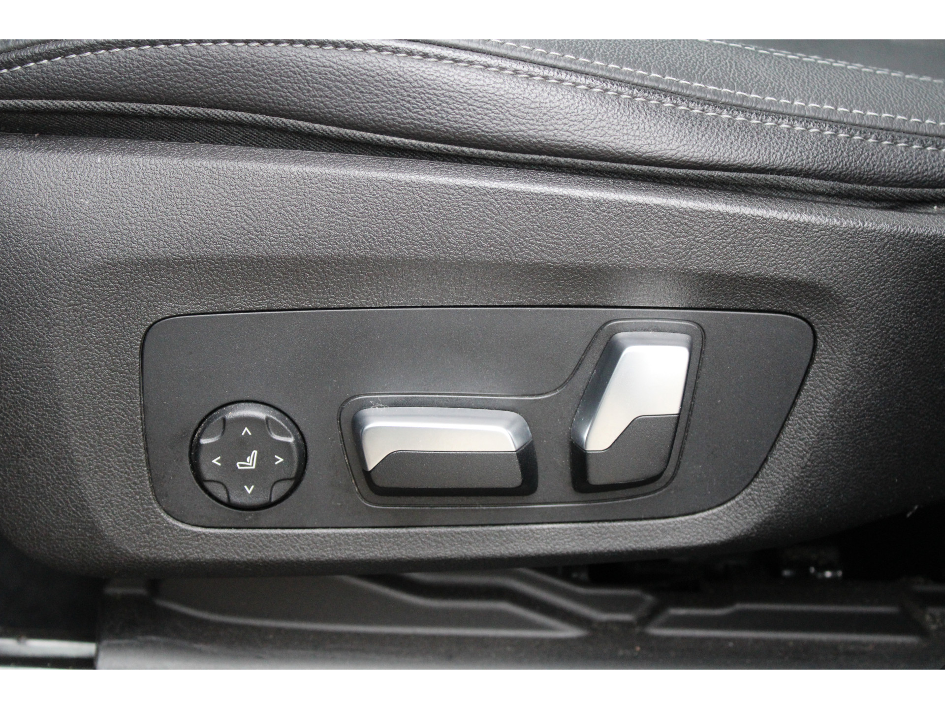 BMW X3 xDrive30i High Executive 48549171-17.jpg | ROS Automotive