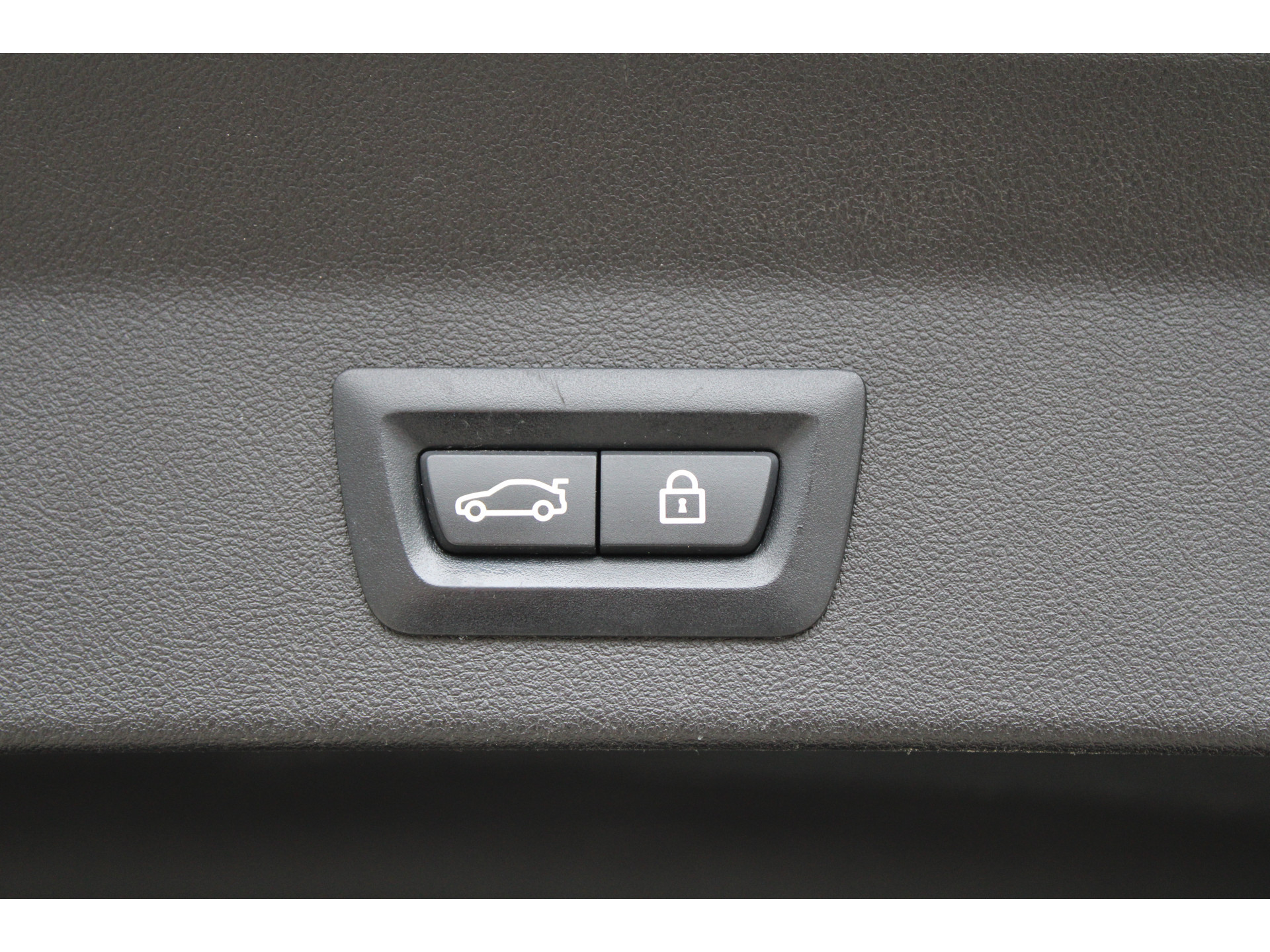 BMW X3 xDrive30i High Executive 48549171-46.jpg | ROS Automotive