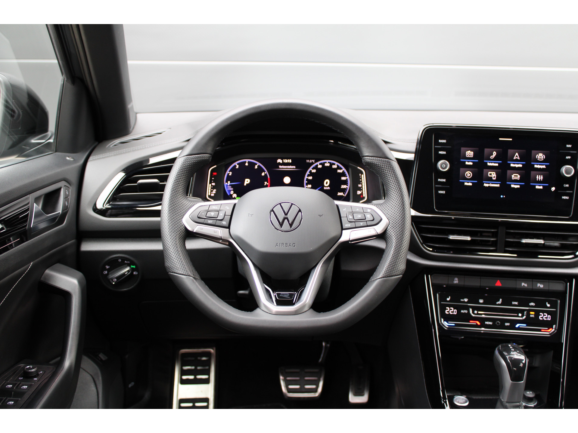 Volkswagen T-Roc 1.5 TSI R-Line 48749097-21.jpg | ROS Automotive