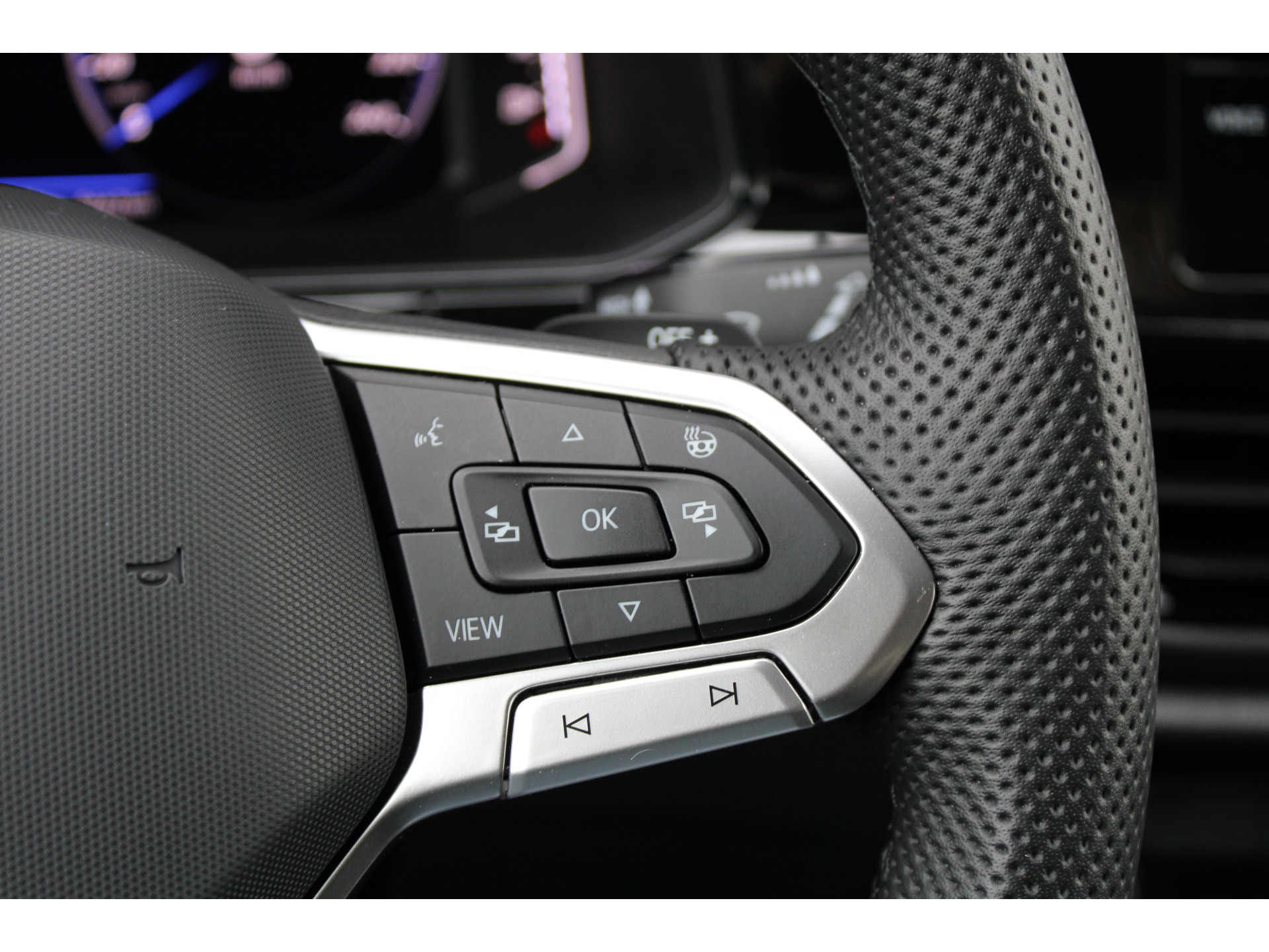 Volkswagen T-Roc 1.5 TSI R-Line 48749097-23.jpg | ROS Automotive